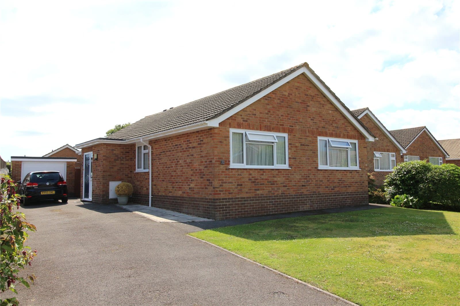 Queens Grove, Ashley, New Milton, Hampshire, BH25 5DA