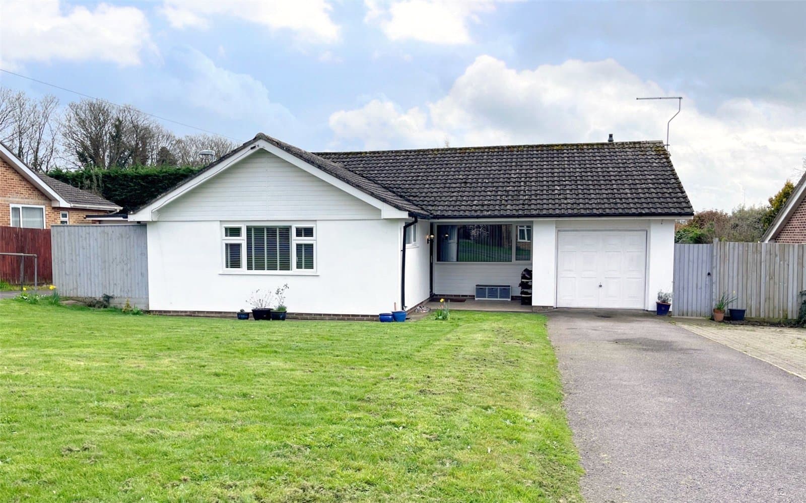 Manning Avenue, Highcliffe, Christchurch, Dorset, BH23 4PW