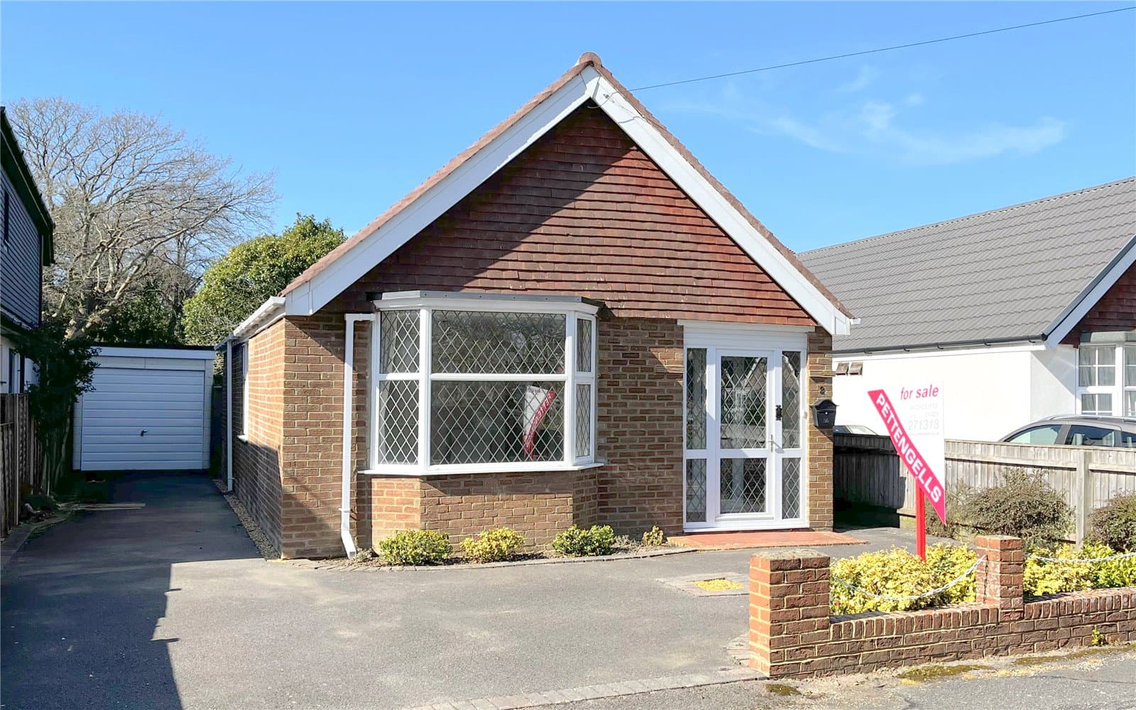 Bure Close, Friars Cliff, Christchurch, Dorset, BH23 4EE