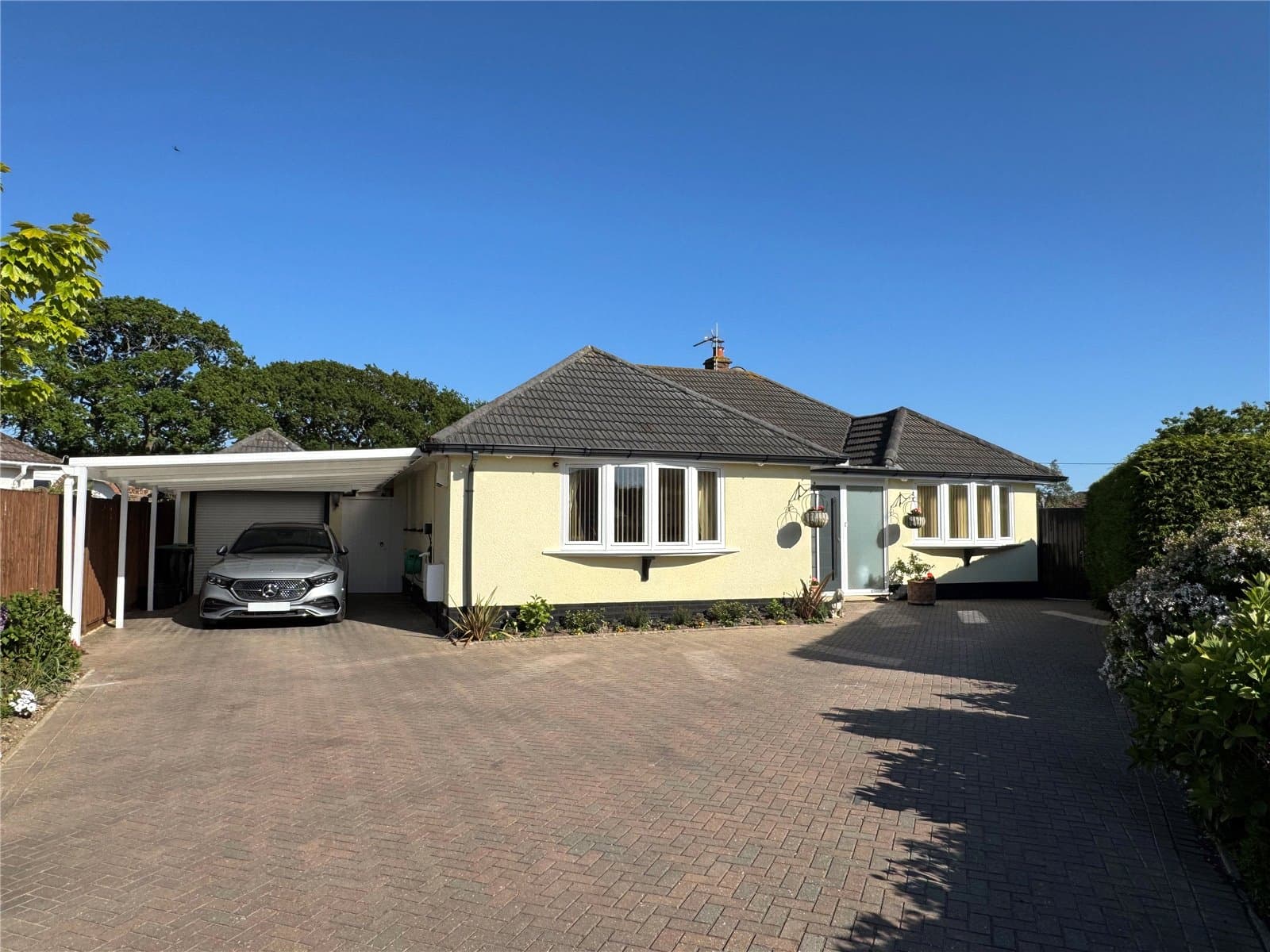 Fenleigh Close, Barton On Sea, Hampshire, BH25 7BB