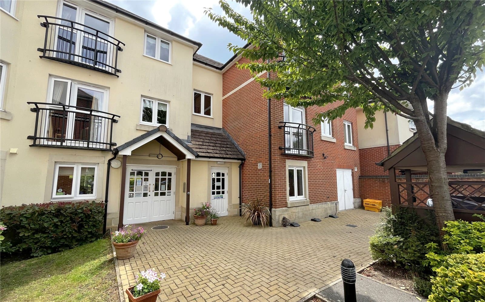 Lymington Road, Highcliffe, Christchurch, Dorset, BH23 5HD