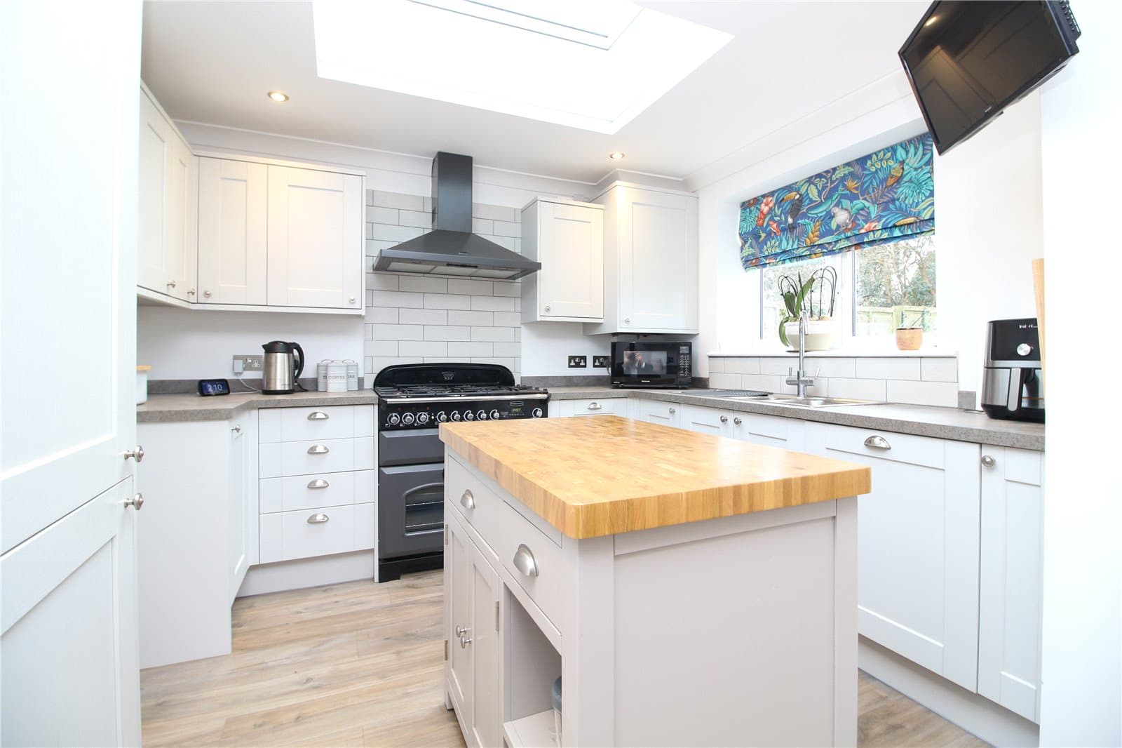 Stopples Lane, Hordle, Hampshire, SO41 0GL