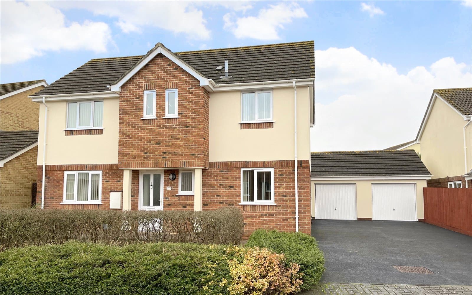 Cowslip Close, Highcliffe, Christchurch, Dorset, BH23 4US