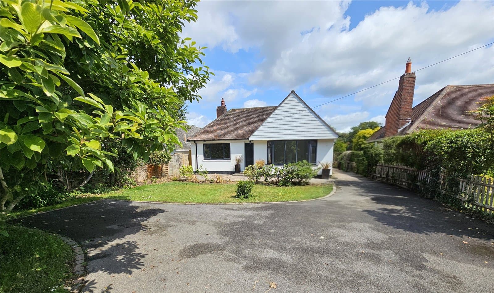 Lymington Road, Highcliffe, Dorset, Christchurch, BH23 4JX