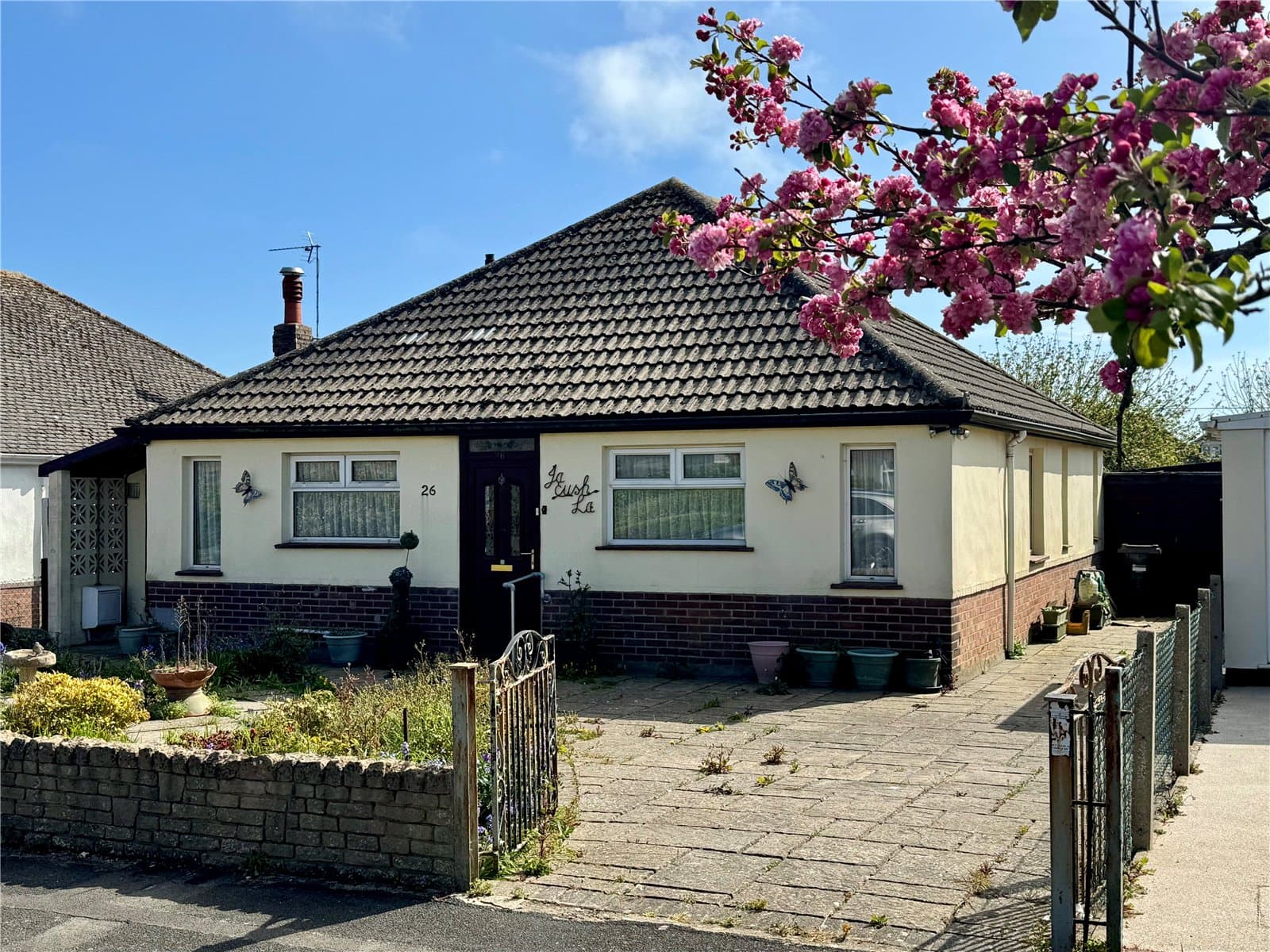 Wavendon Avenue, Barton On Sea, Hampshire, BH25 7LS