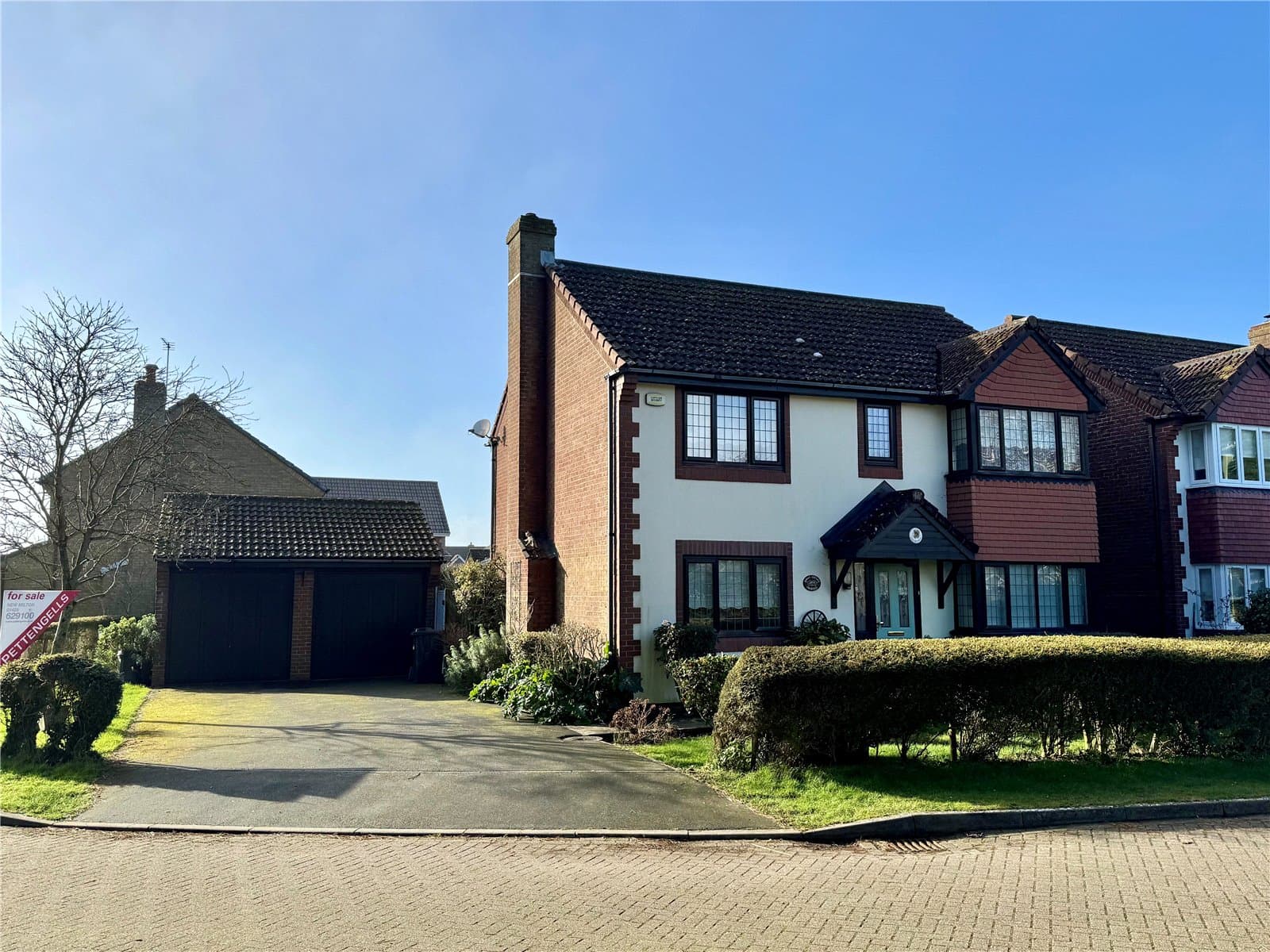 Millyford Close, Barton On Sea, Hampshire, BH25 7SZ
