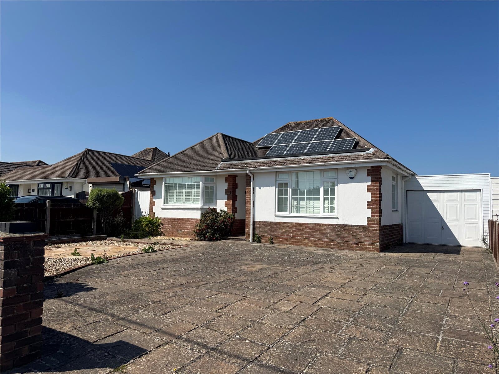Hengistbury Road, Barton On Sea, Hampshire, BH25 7LT