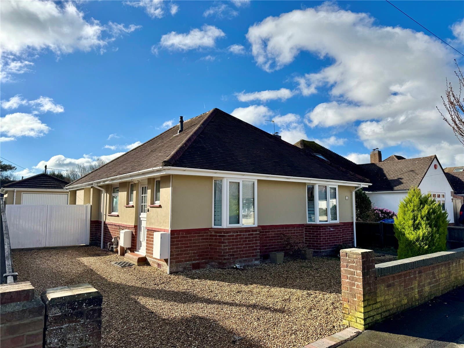 Seacroft Avenue, Barton On Sea, Hampshire, BH25 7NY