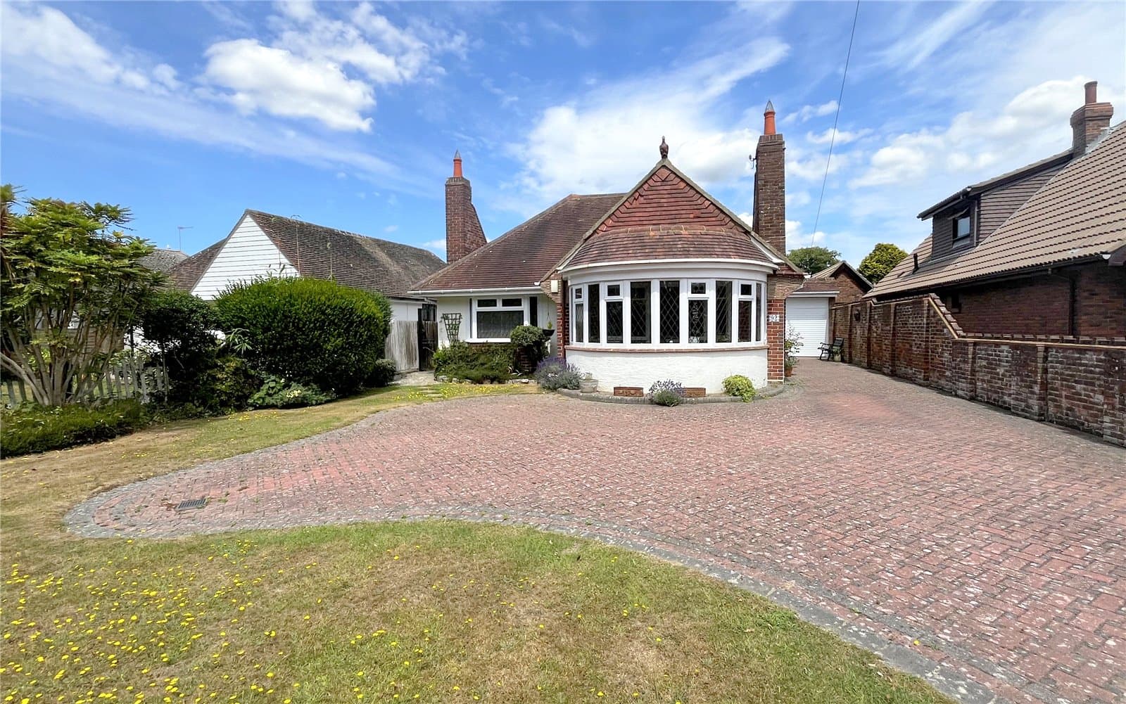Lymington Road, Highcliffe, Christchurch, Dorset, BH23 4JX