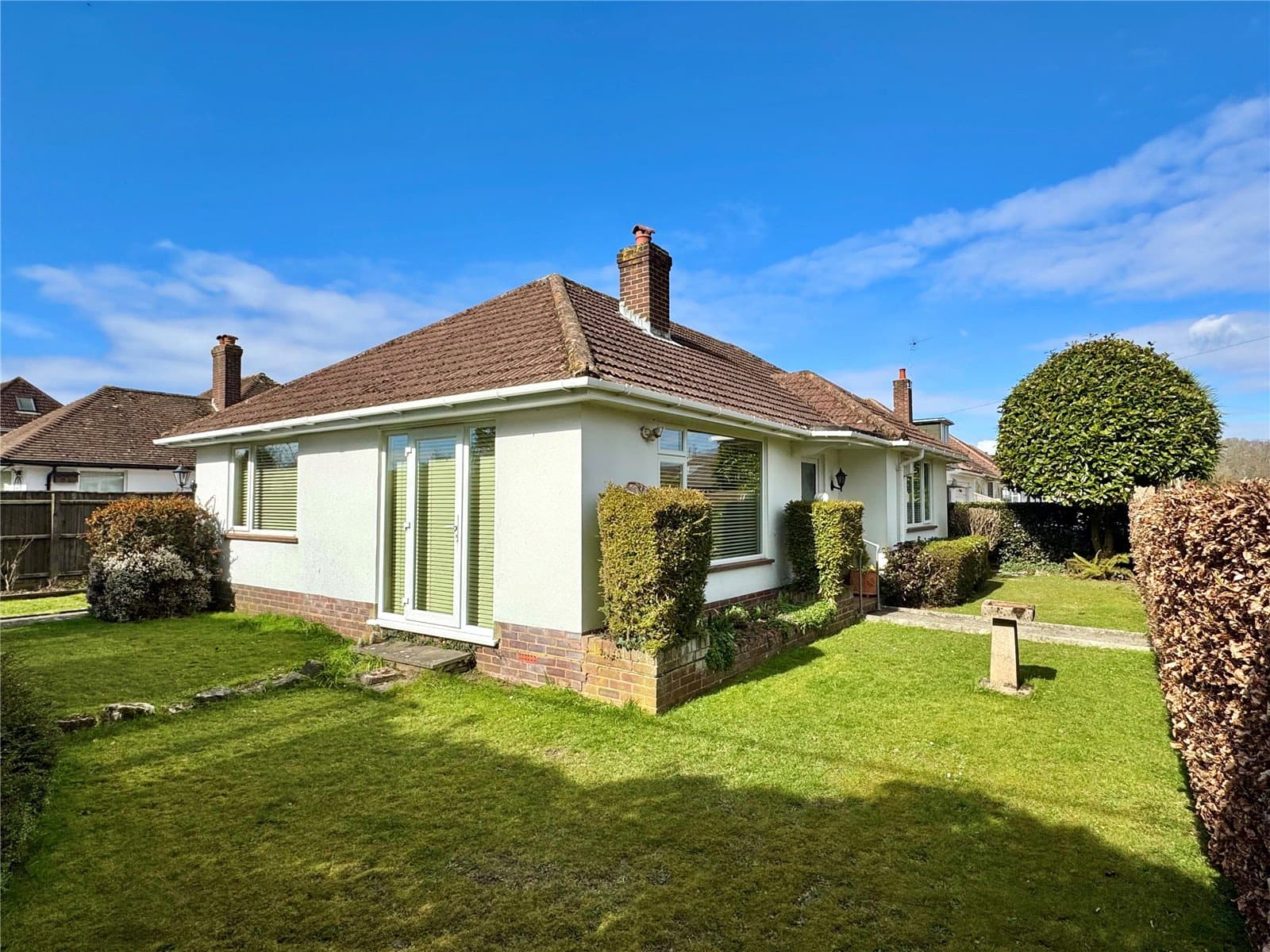 Leigh Road, New Milton, Hampshire, BH25 5JY