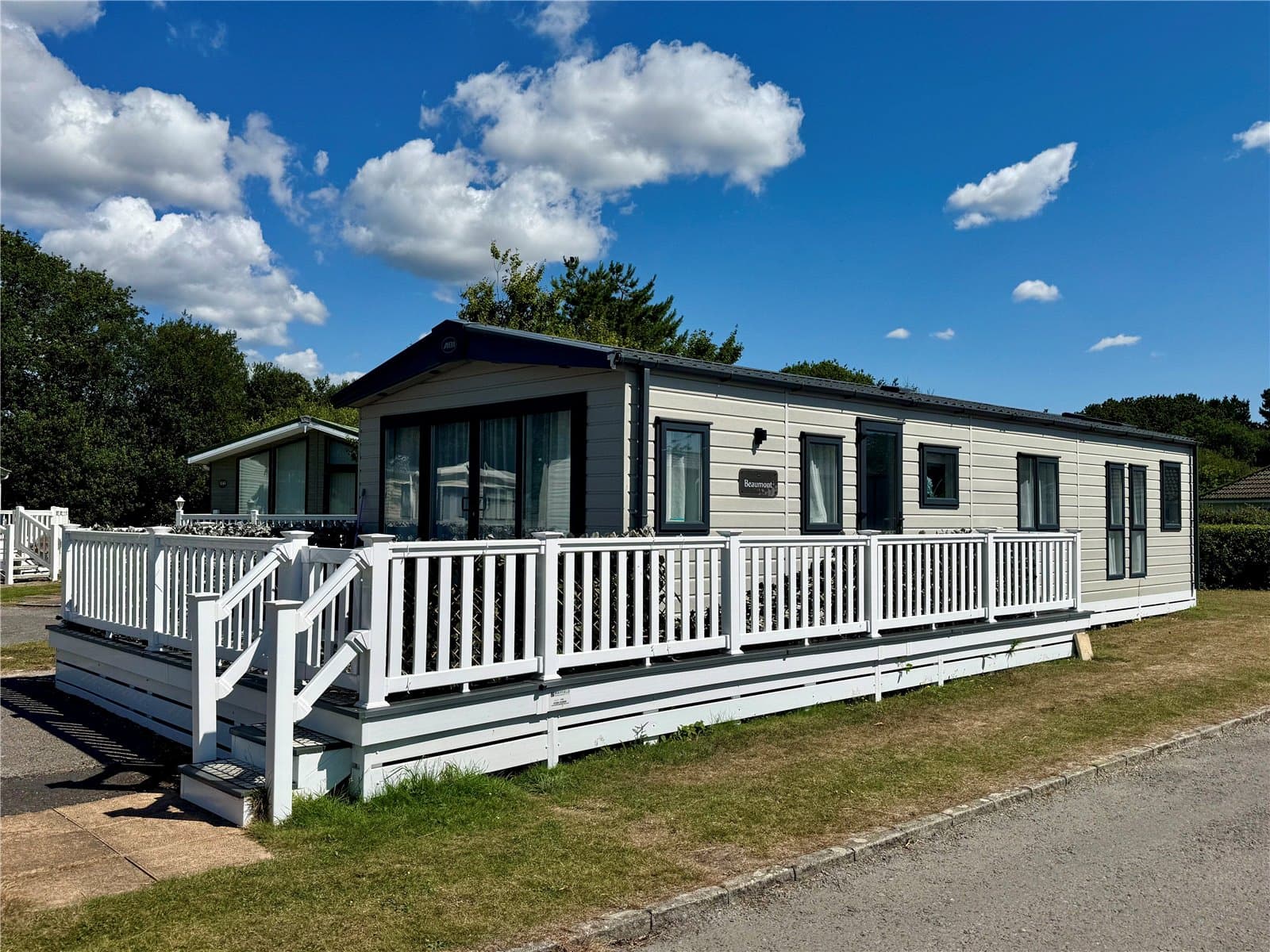 Shorefield Park, Near Milford On Sea, Hampshire, SO41 0LH