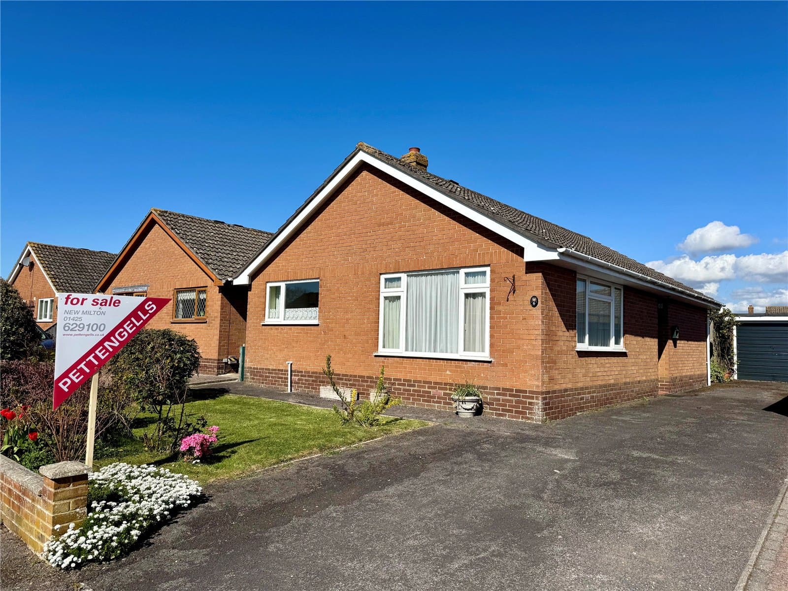 Cutler Close, Ashley, New Milton, Hampshire, BH25 5DB
