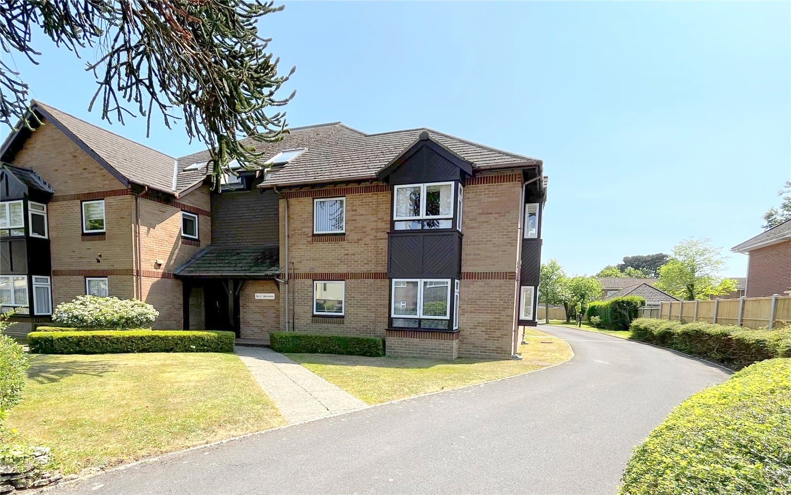 Wortley Road, Highcliffe, Christchurch, Dorset, BH23 5DT