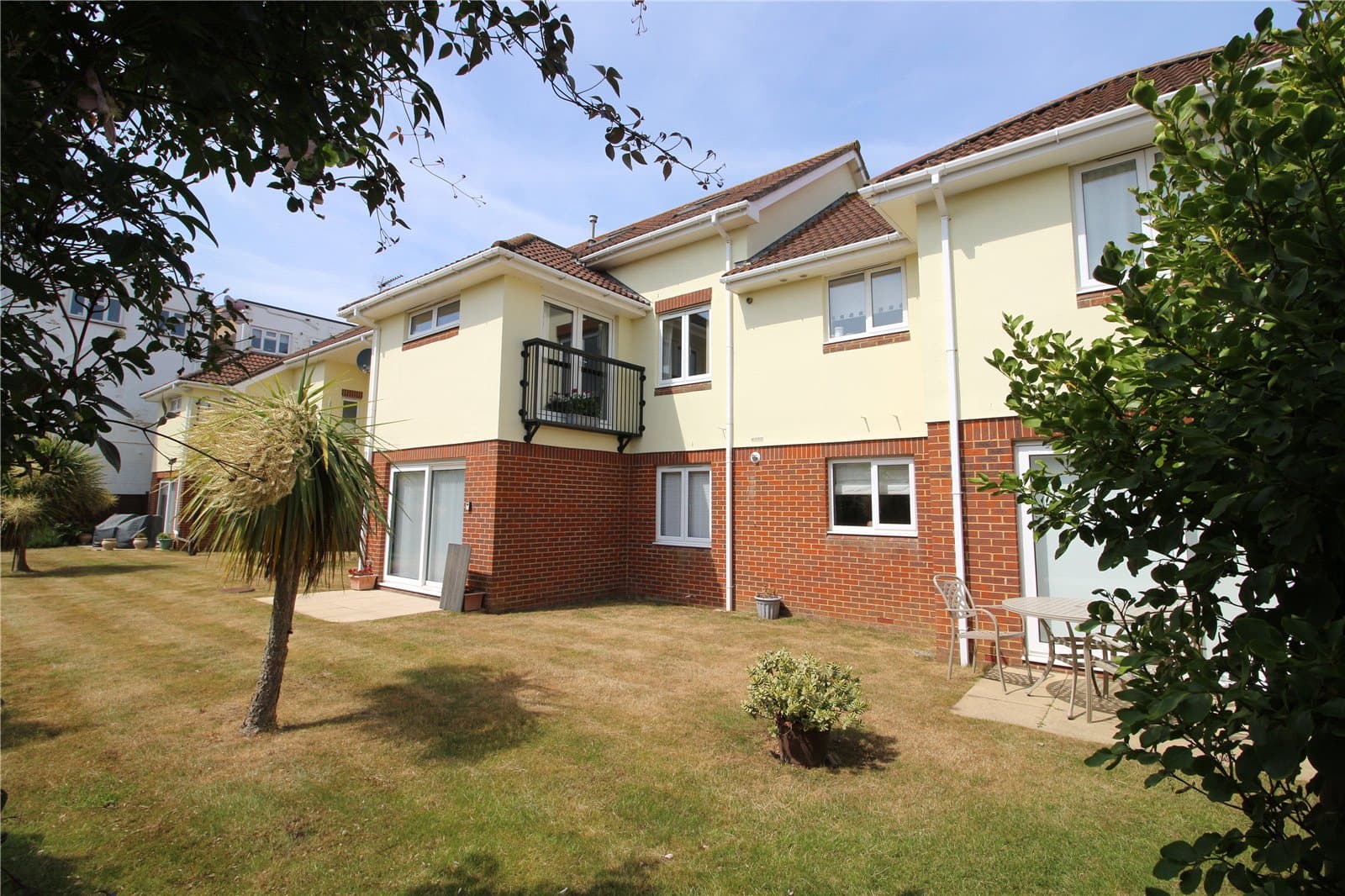 Seaward Avenue, Barton On Sea, Hampshire, BH25 7HN