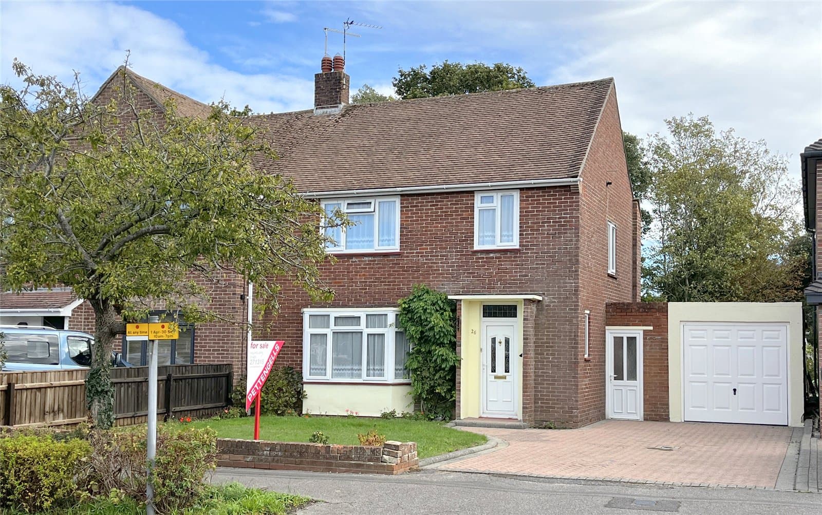 Castle Avenue, Highcliffe, Christchurch, Dorset, BH23 4LL