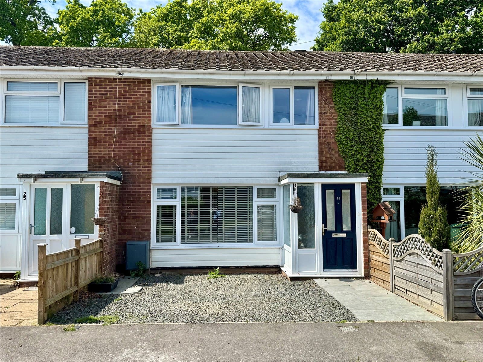 Woodvale Gardens, New Milton, Hampshire, BH25 5EE