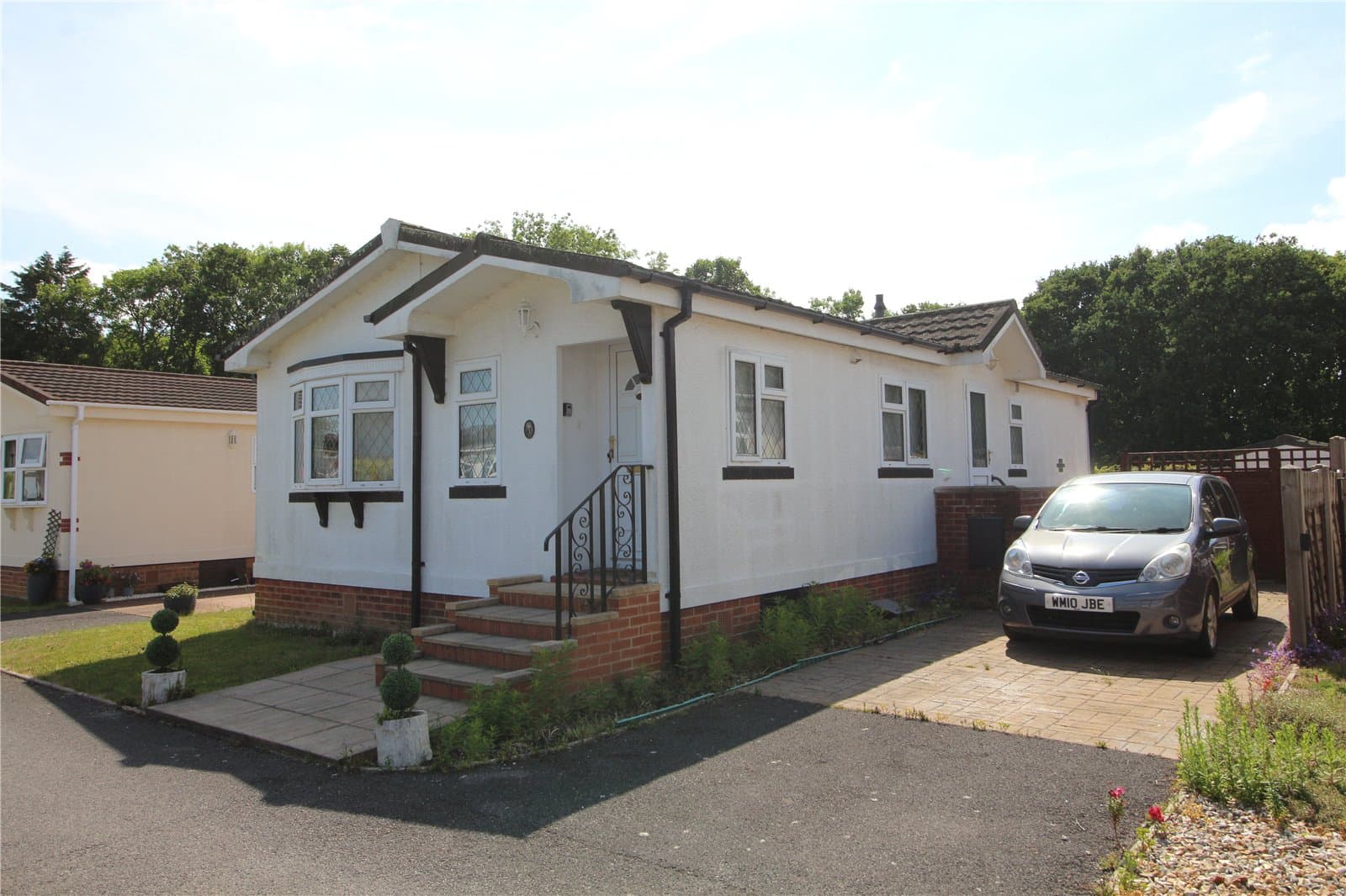 Knightcrest Park, Milford Road, Everton, Hampshire, SO41 0BA