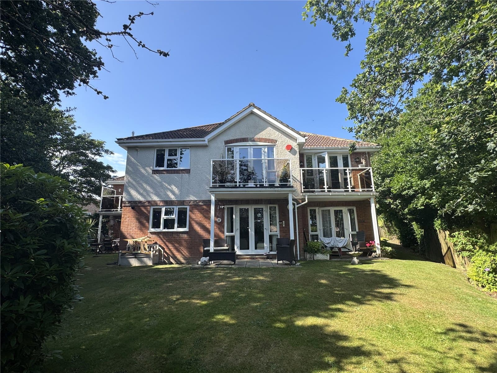 Caslake Close, New Milton, Hampshire, BH25 6QD