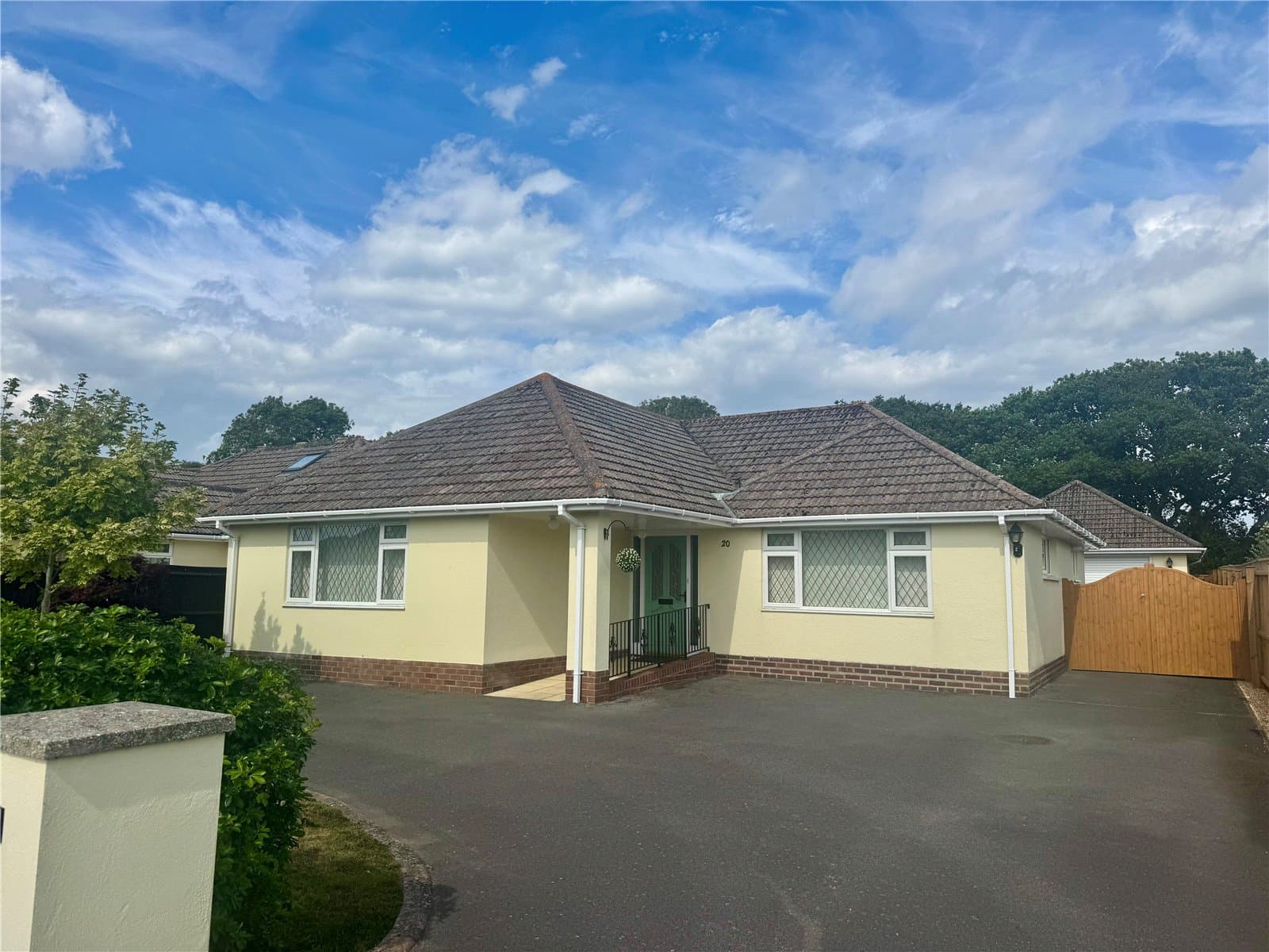 Fenleigh Close, Barton On Sea, Hampshire, BH25 7BB