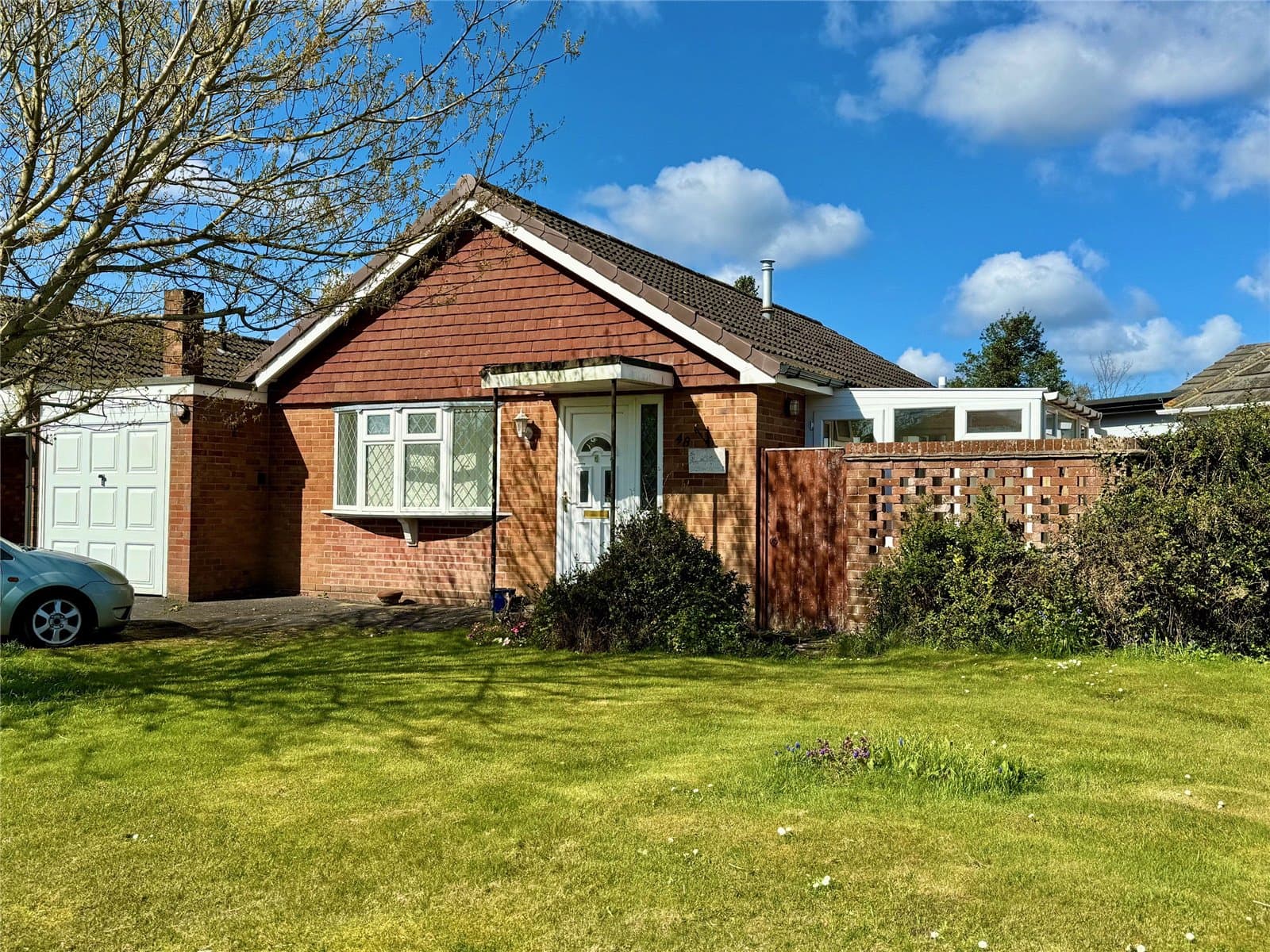 Pinewood Road, Hordle, Hampshire, SO41 0GP