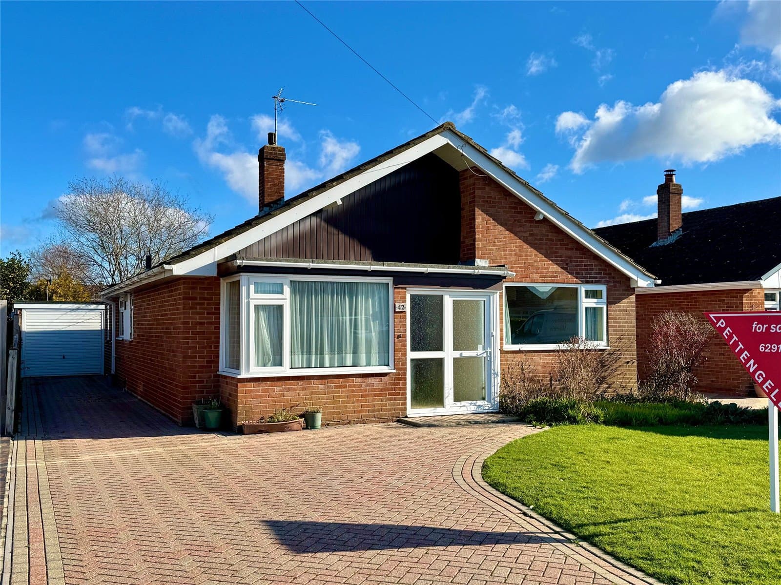 Pinewood Road, Hordle, Lymington, Hampshire, SO41 0GP