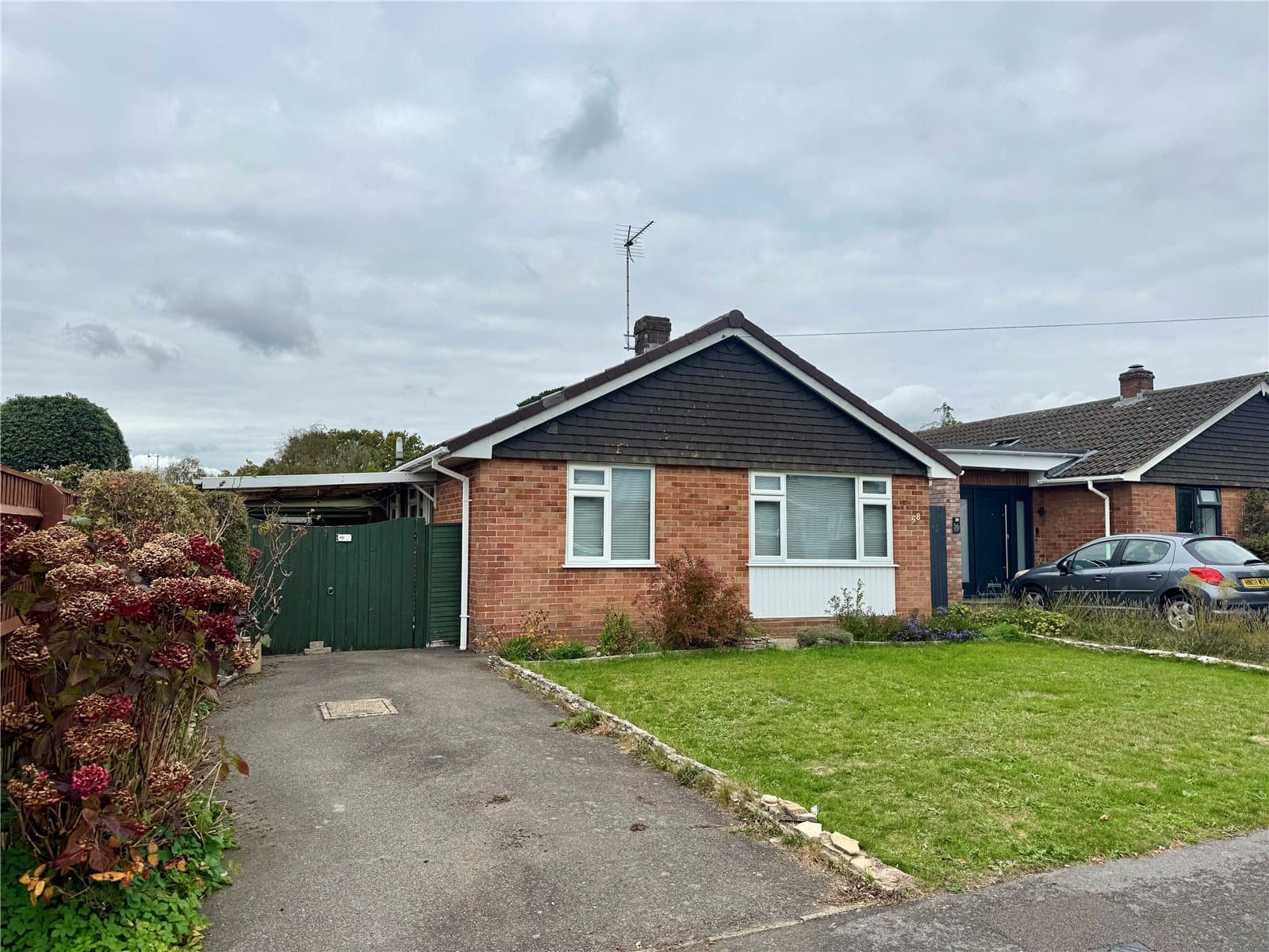 Pinewood Road, Hordle, Hampshire, SO41 0GP