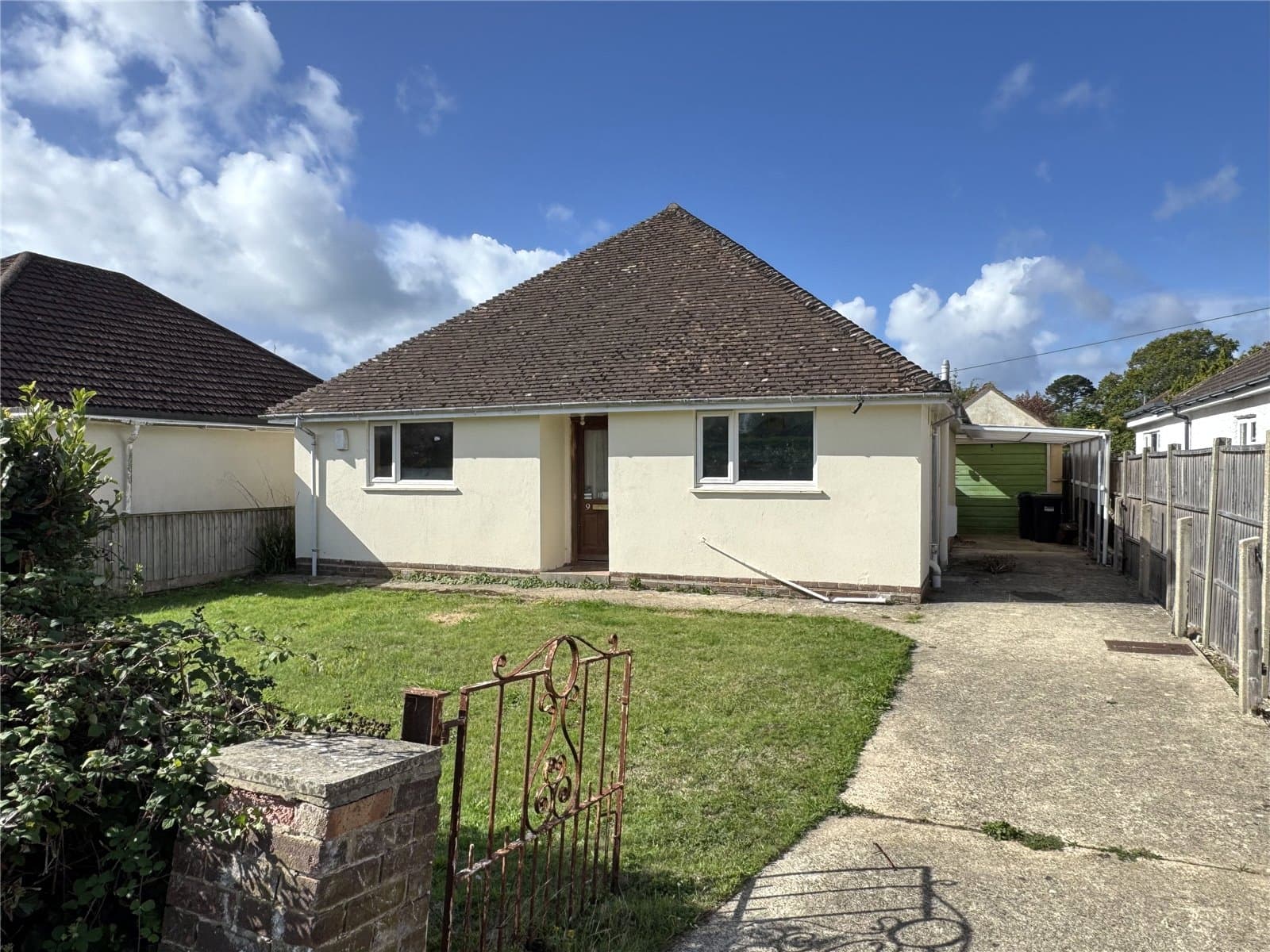 Leigh Road, New Milton, Hampshire, BH25 5JY
