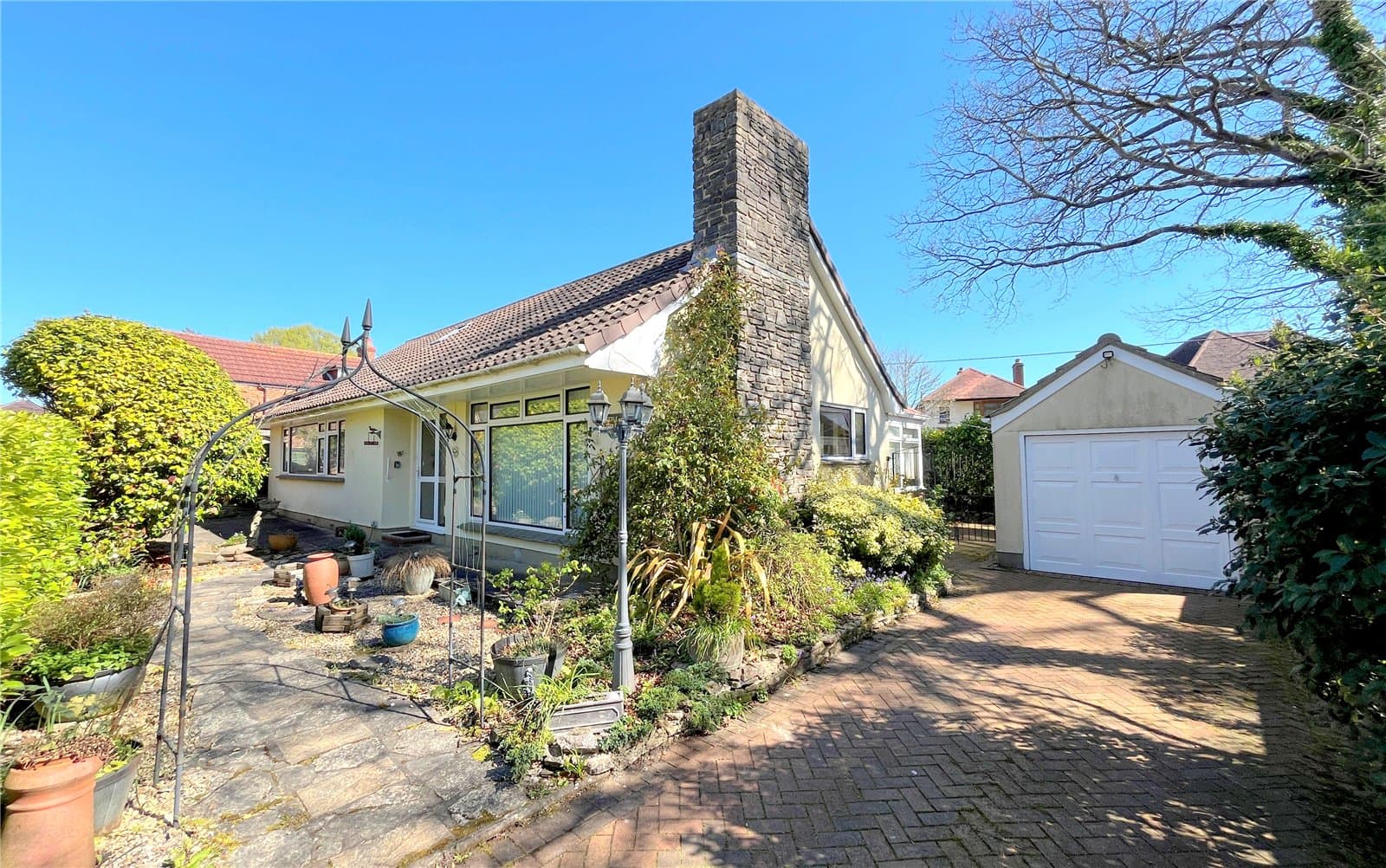 Bramble Lane, Highcliffe, Christchurch, Dorset, BH23 5NB