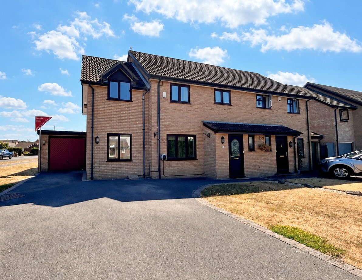 Poppy Close, Highcliffe, Christchurch, Dorset, BH23 4TZ