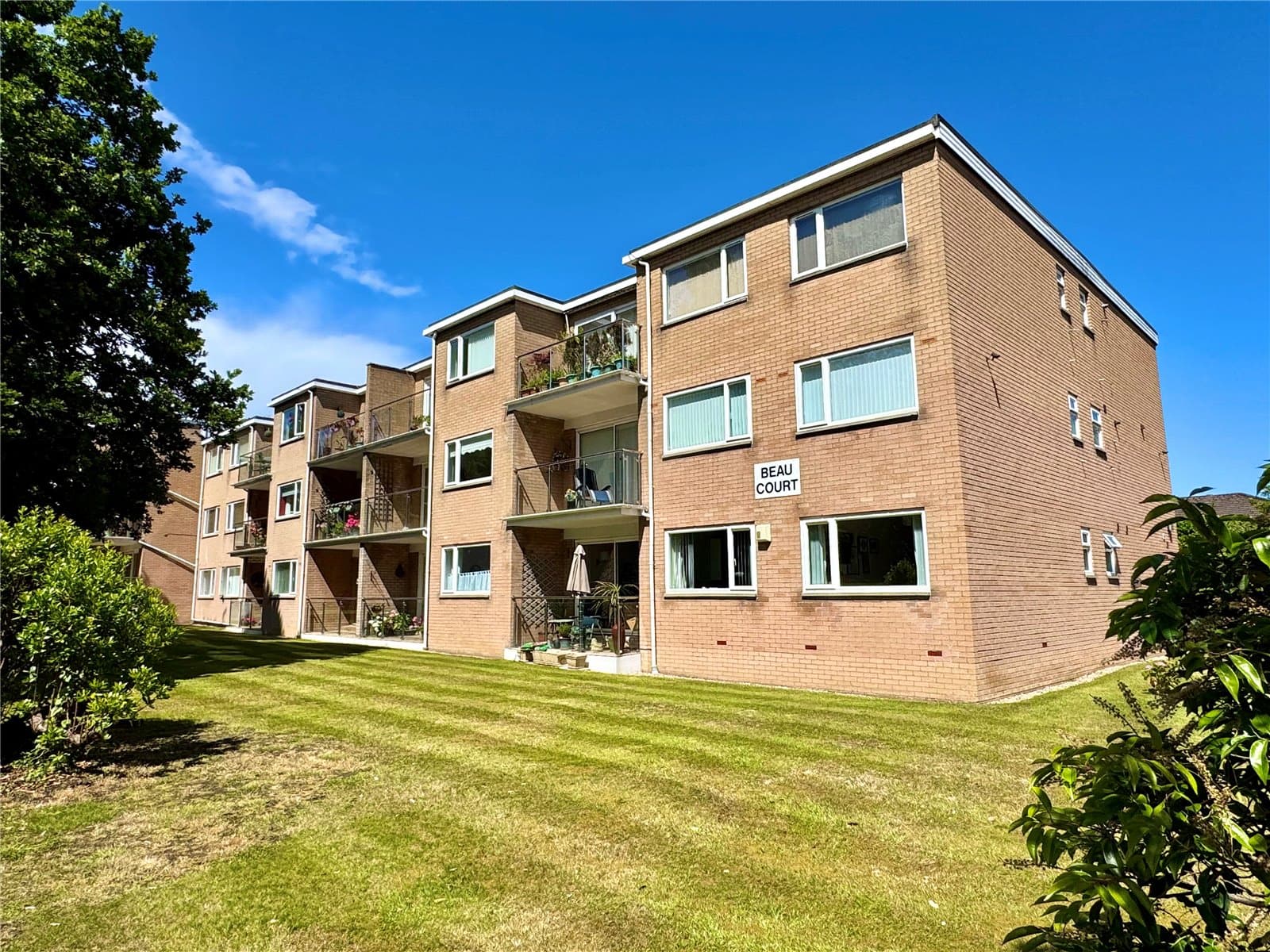 Spencer Road, New Milton, Hampshire, BH25 6EW