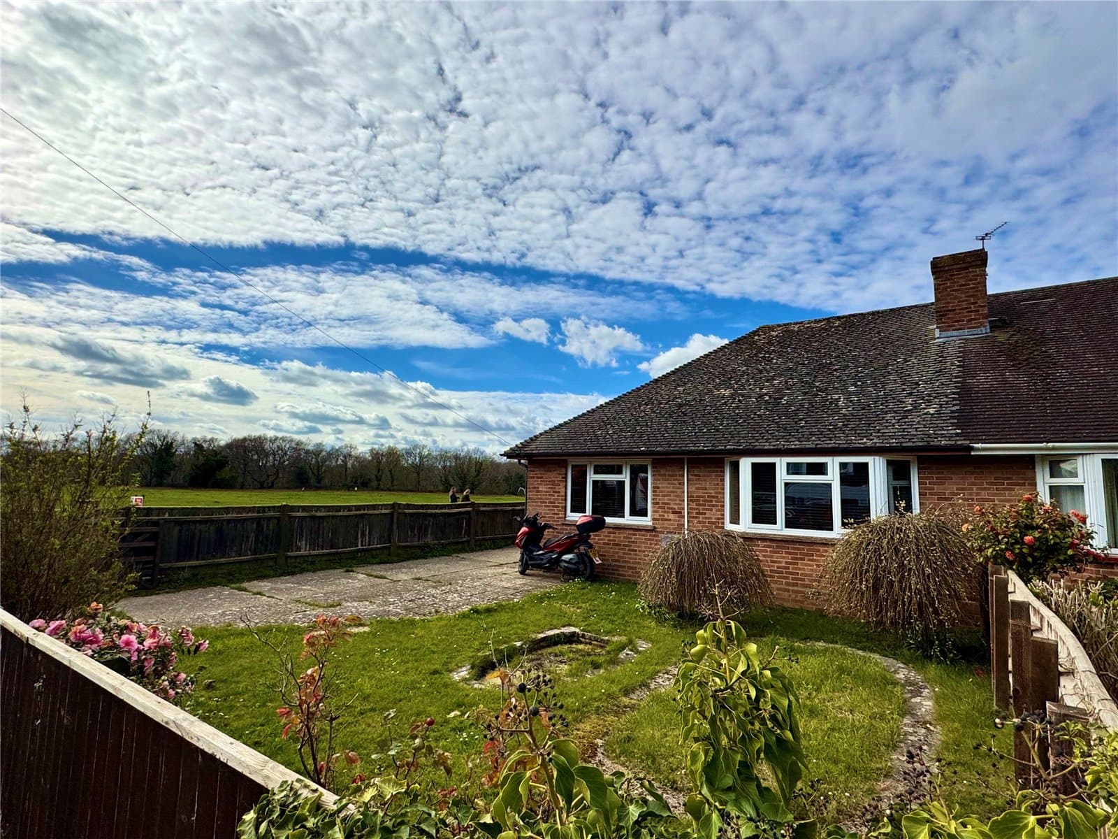 Dudley Avenue, Hordle, Hampshire, SO41 0HY