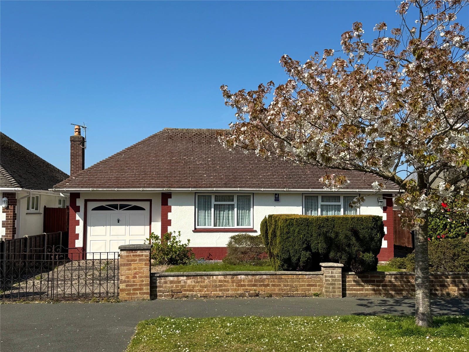 Barton Croft, Barton On Sea, Hampshire, BH25 7BT