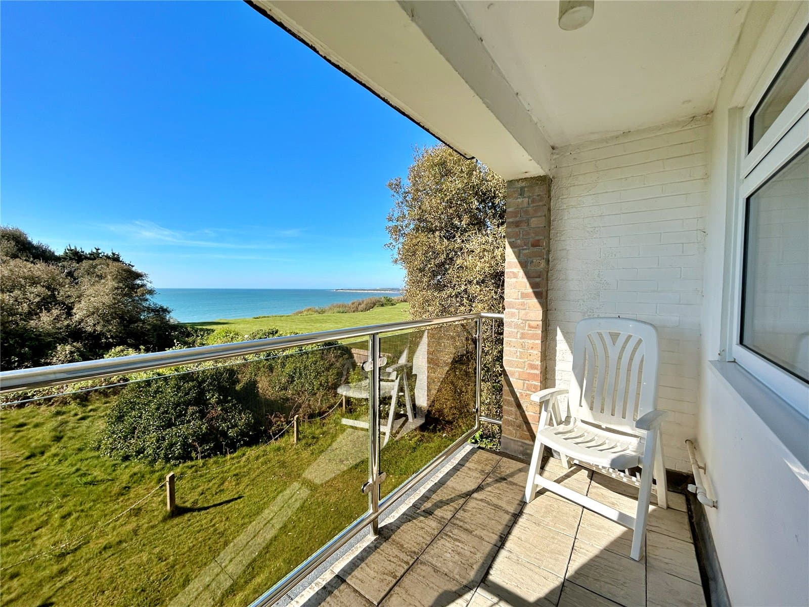Beacon Drive, Highcliffe, Christchurch, Dorset, BH23 5BY