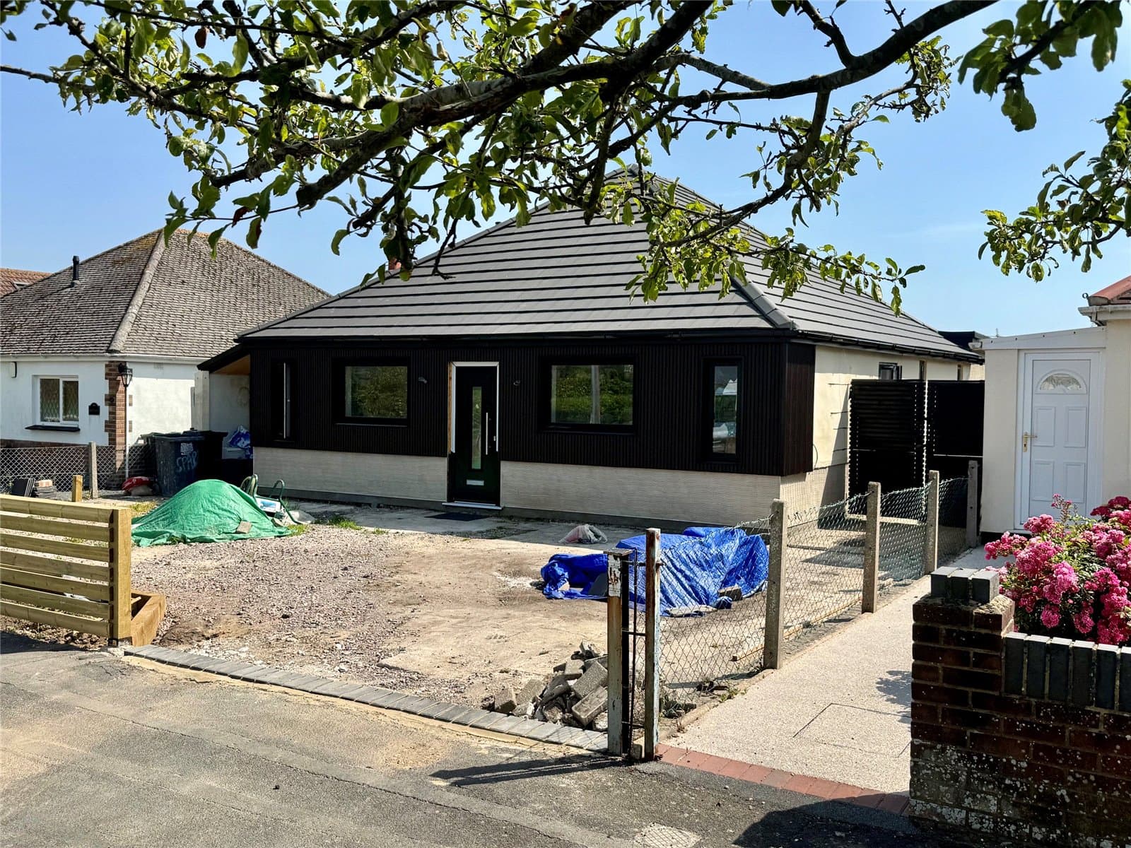 Wavendon Avenue, Barton On Sea, Hampshire, BH25 7LS