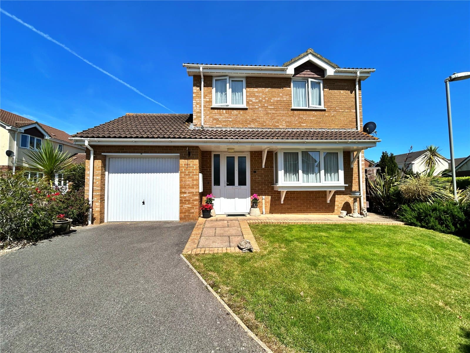 Thistle Close, Highcliffe, Christchurch, Dorset, BH23 4UP