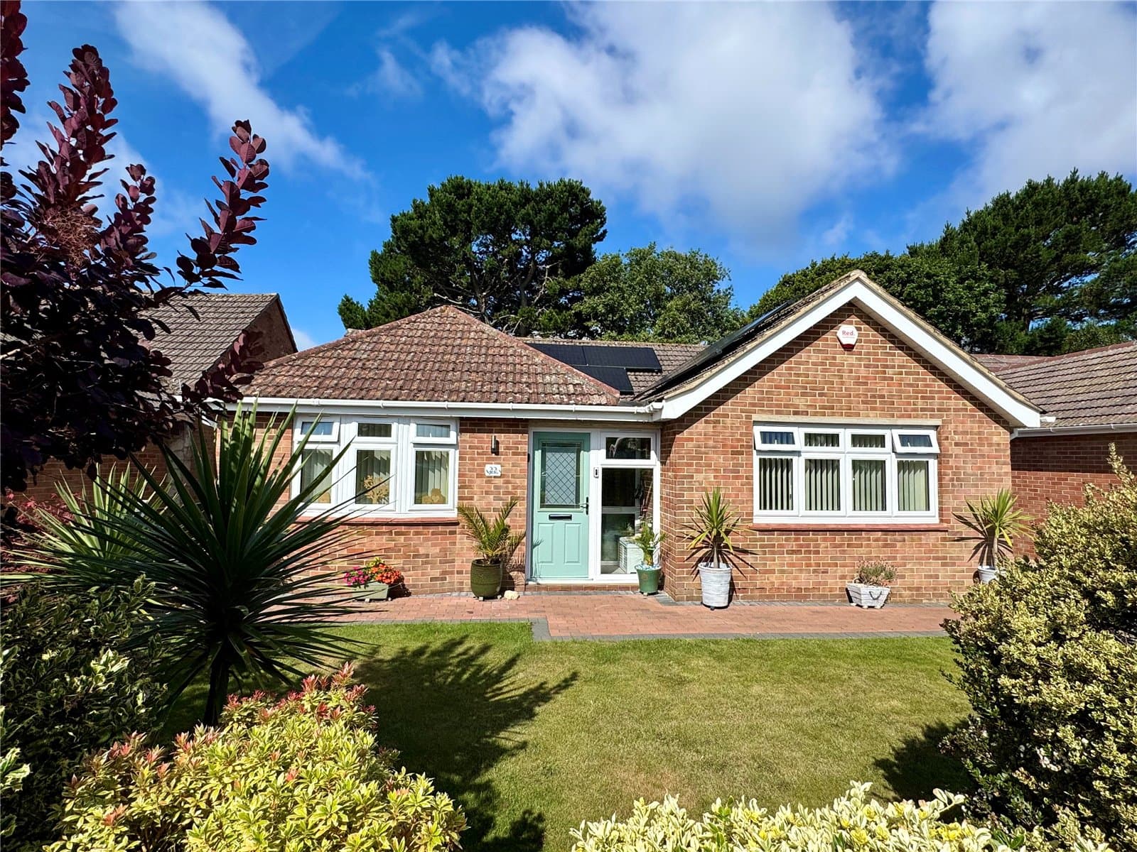 Western Avenue, Barton On Sea, Hampshire, BH25 7PZ