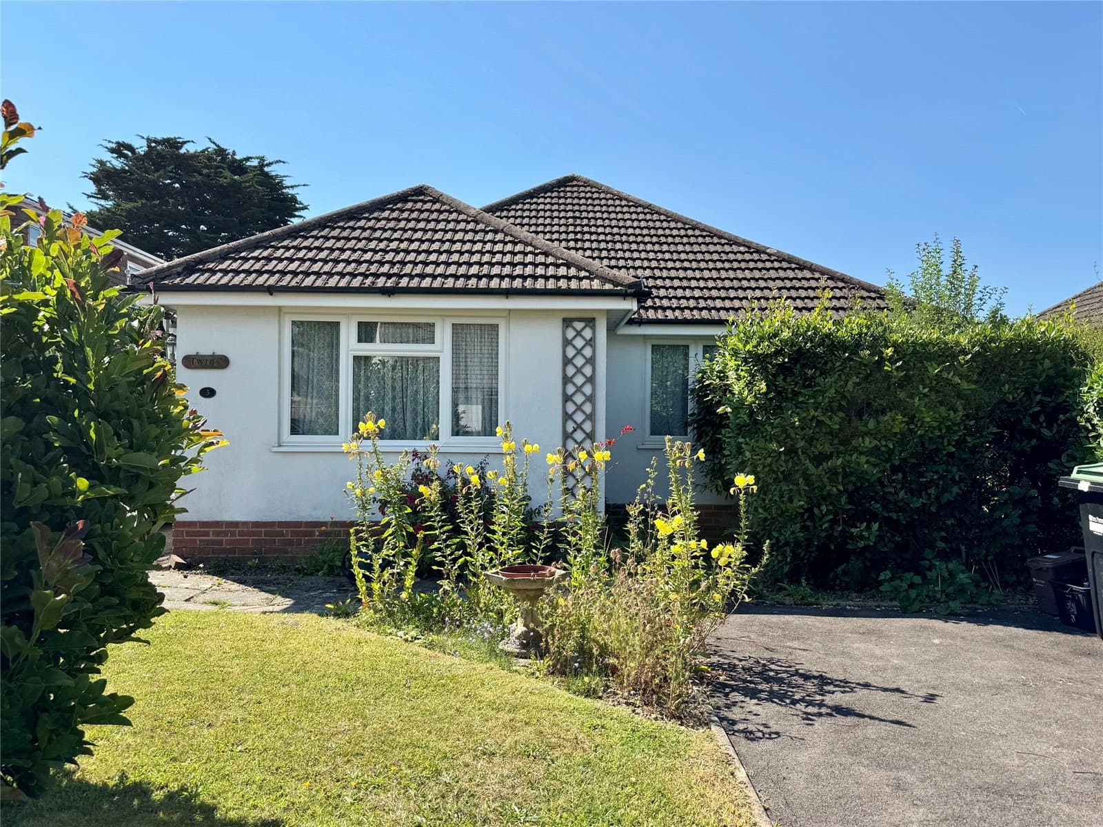 Hazelwood Avenue, New Milton, Hampshire, BH25 5LZ