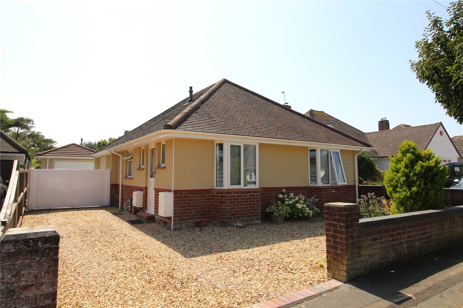 Seacroft Avenue, Barton On Sea, Hampshire, BH25 7NY