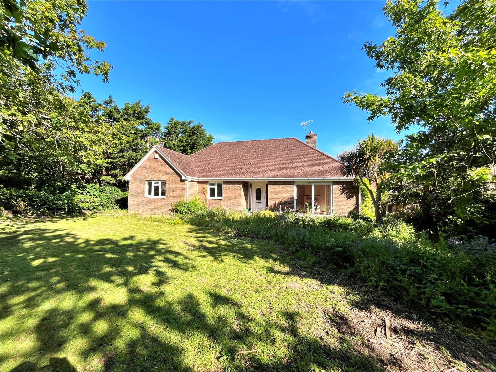 Elphinstone Road, Highcliffe, Christchurch, Dorset, BH23 5BP