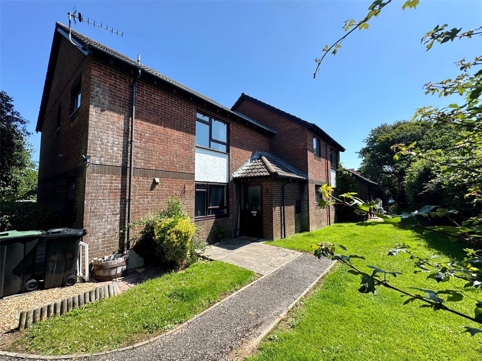 Eastlands, New Milton, Hampshire, BH25 5PJ