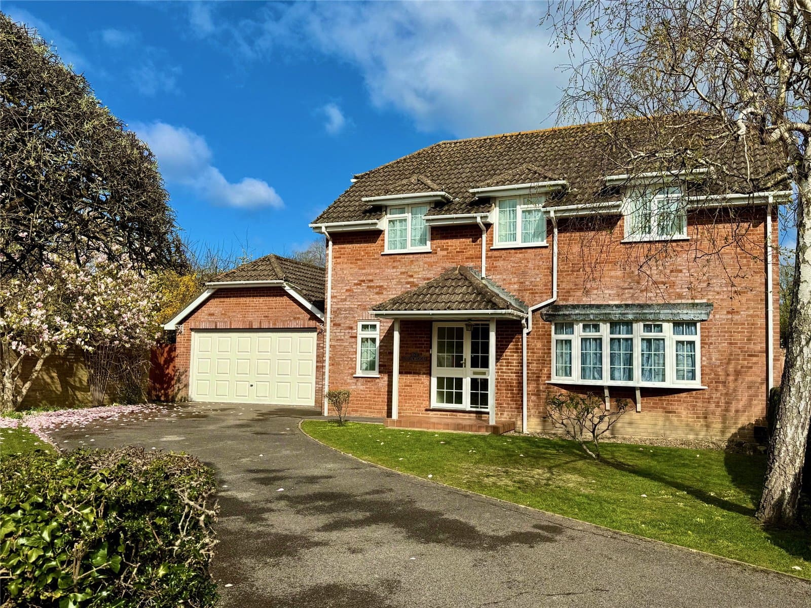 Larkshill Close, New Milton, Hampshire, BH25 5RN