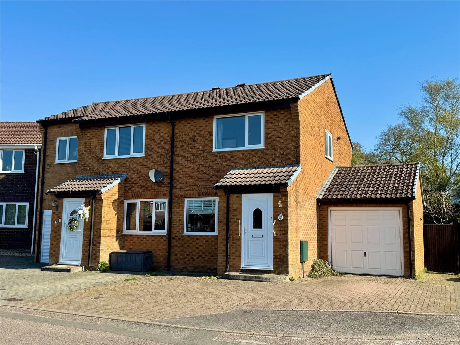 Tiffany Close, Hordle, Hampshire, SO41 0YB