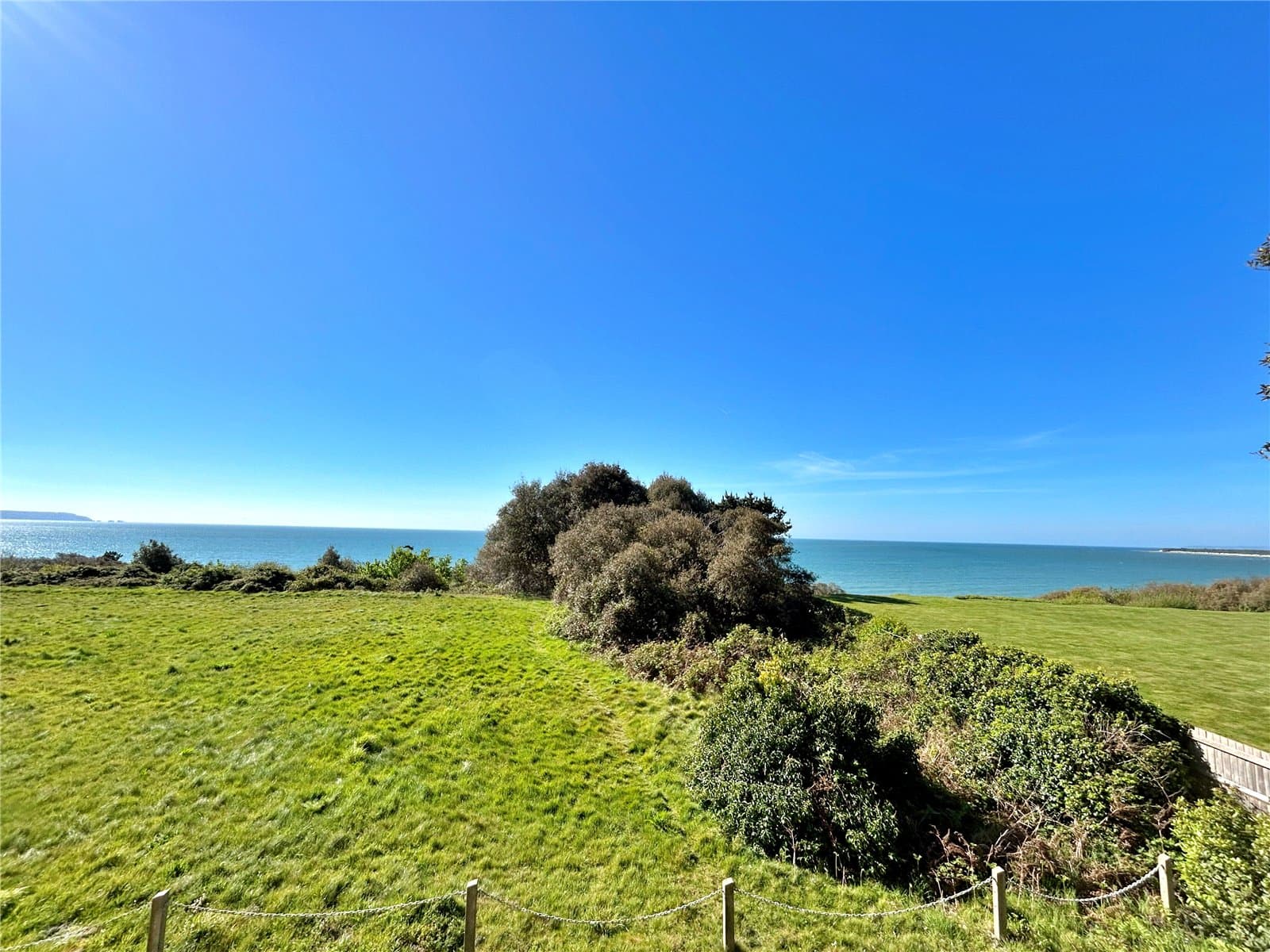 Beacon Drive, Highcliffe, Christchurch, Dorset, BH23 5BY
