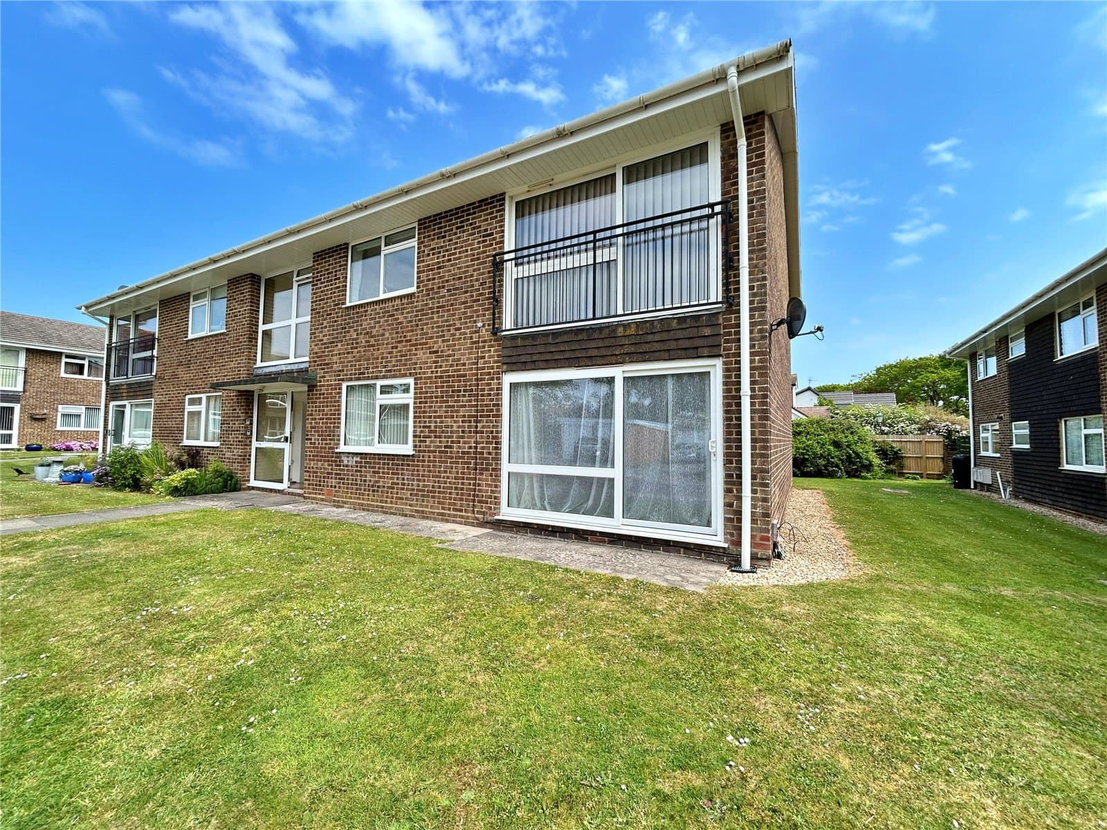 Montagu Road, Highcliffe, Christchurch, Dorset, BH23 5JX