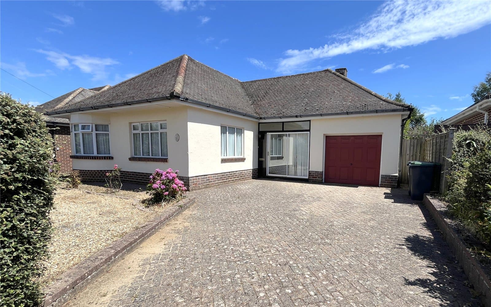Ridgefield Gardens, Highcliffe, Christchurch, Dorset, BH23 4QG