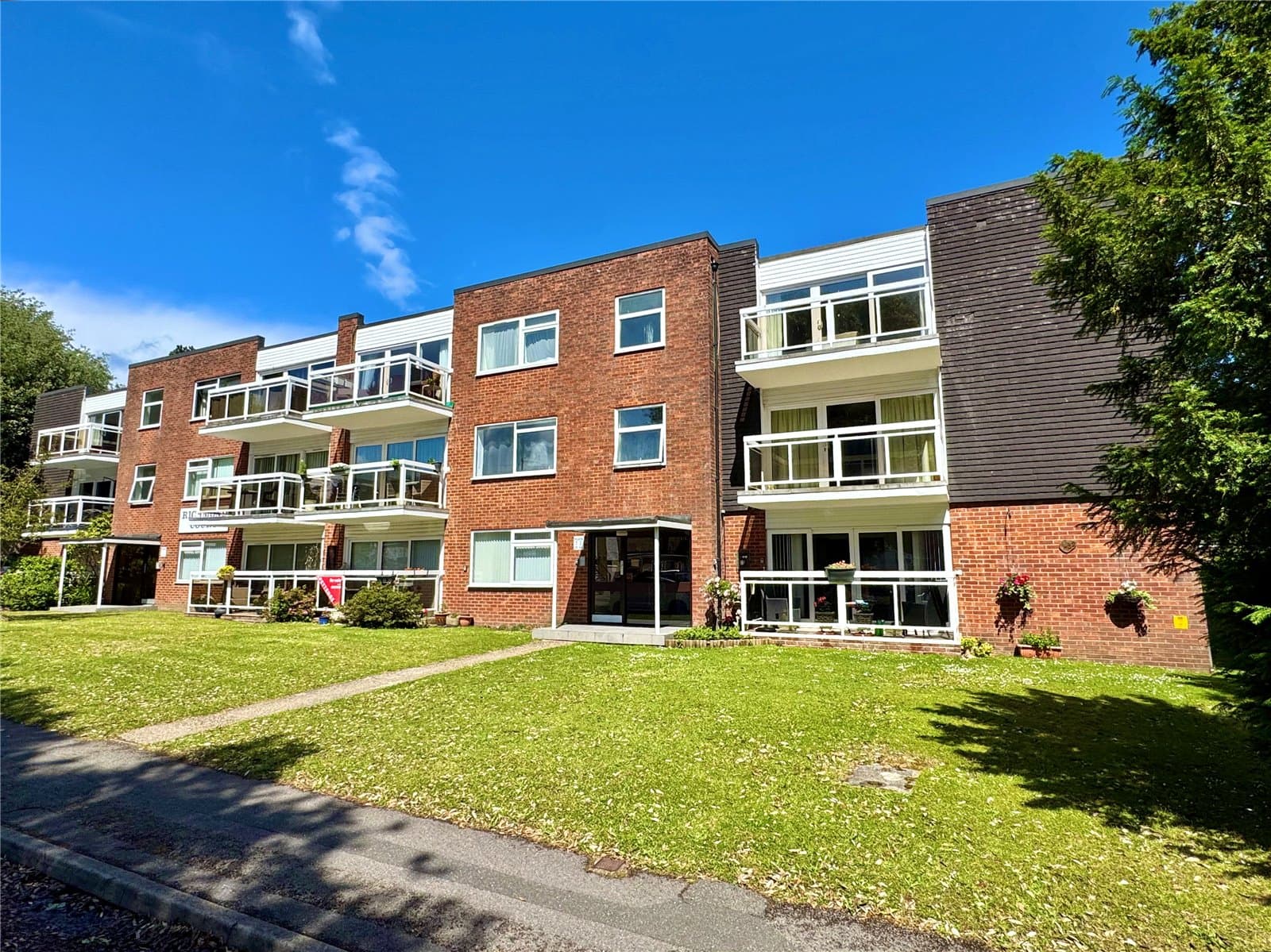 Spencer Road, New Milton, Hampshire, BH25 6EP
