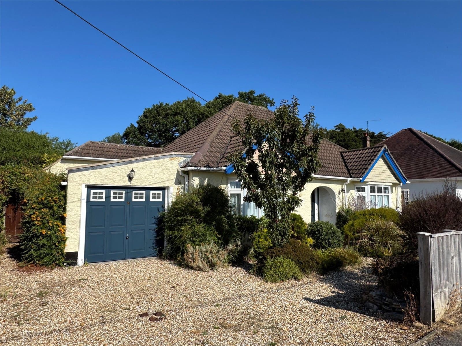 Waverley Road, New Milton, Hampshire, BH25 6PQ