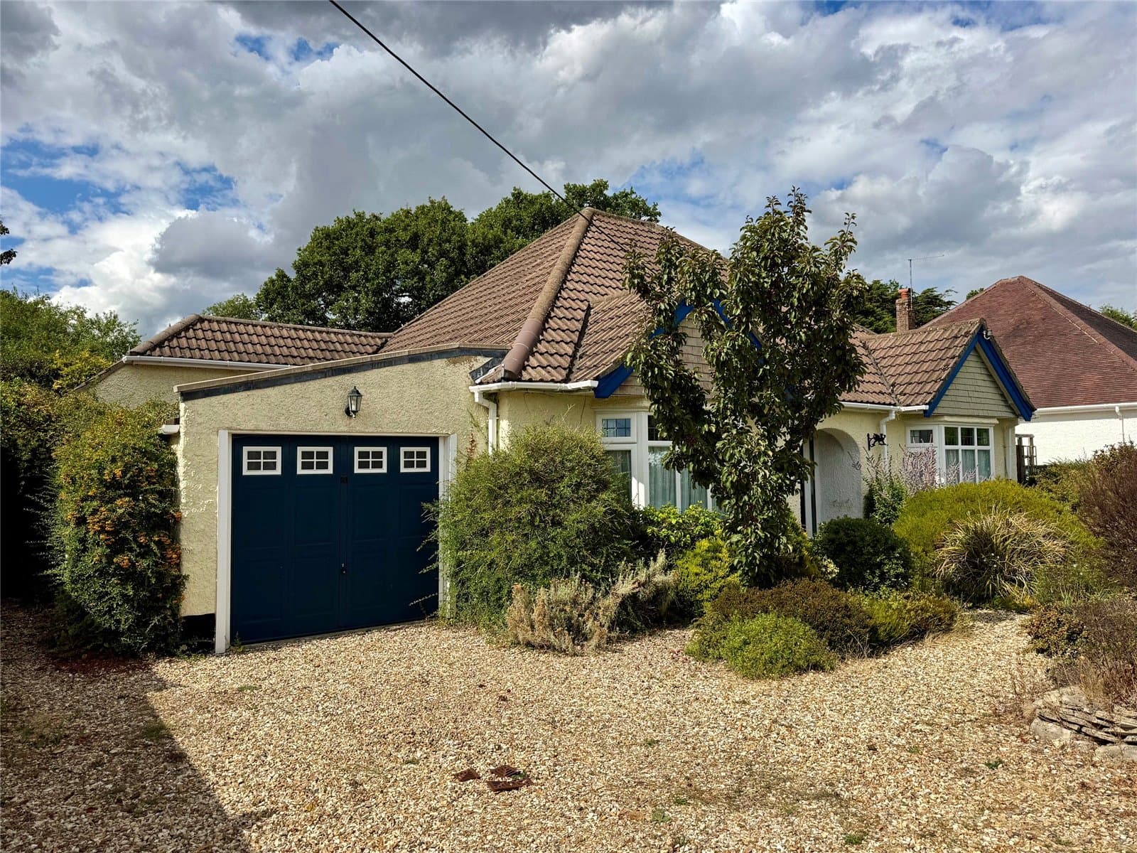 Waverley Road, New Milton, Hampshire, BH25 6PQ