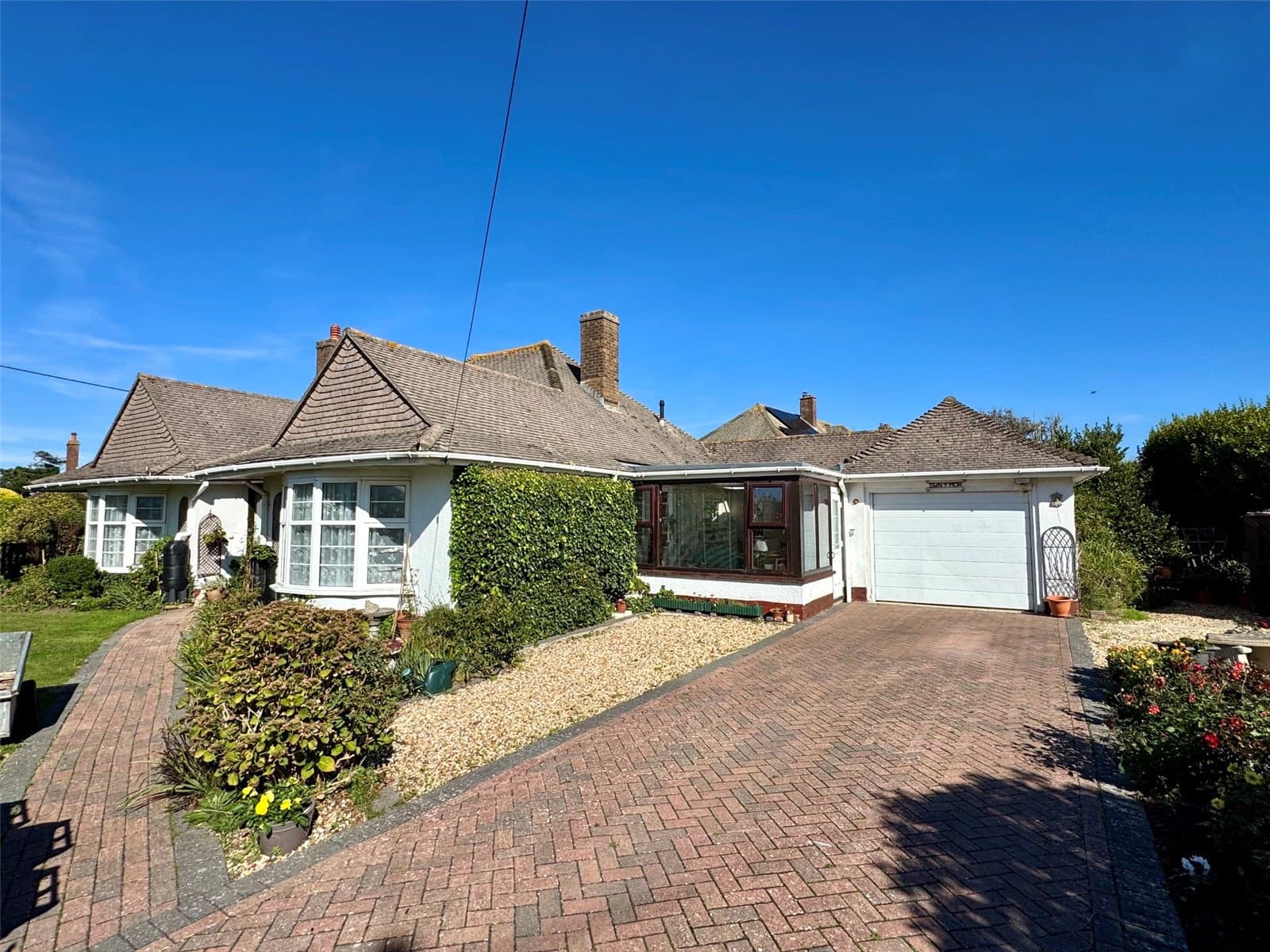 Western Avenue, Barton On Sea, New Milton, Hampshire, BH25 7QB