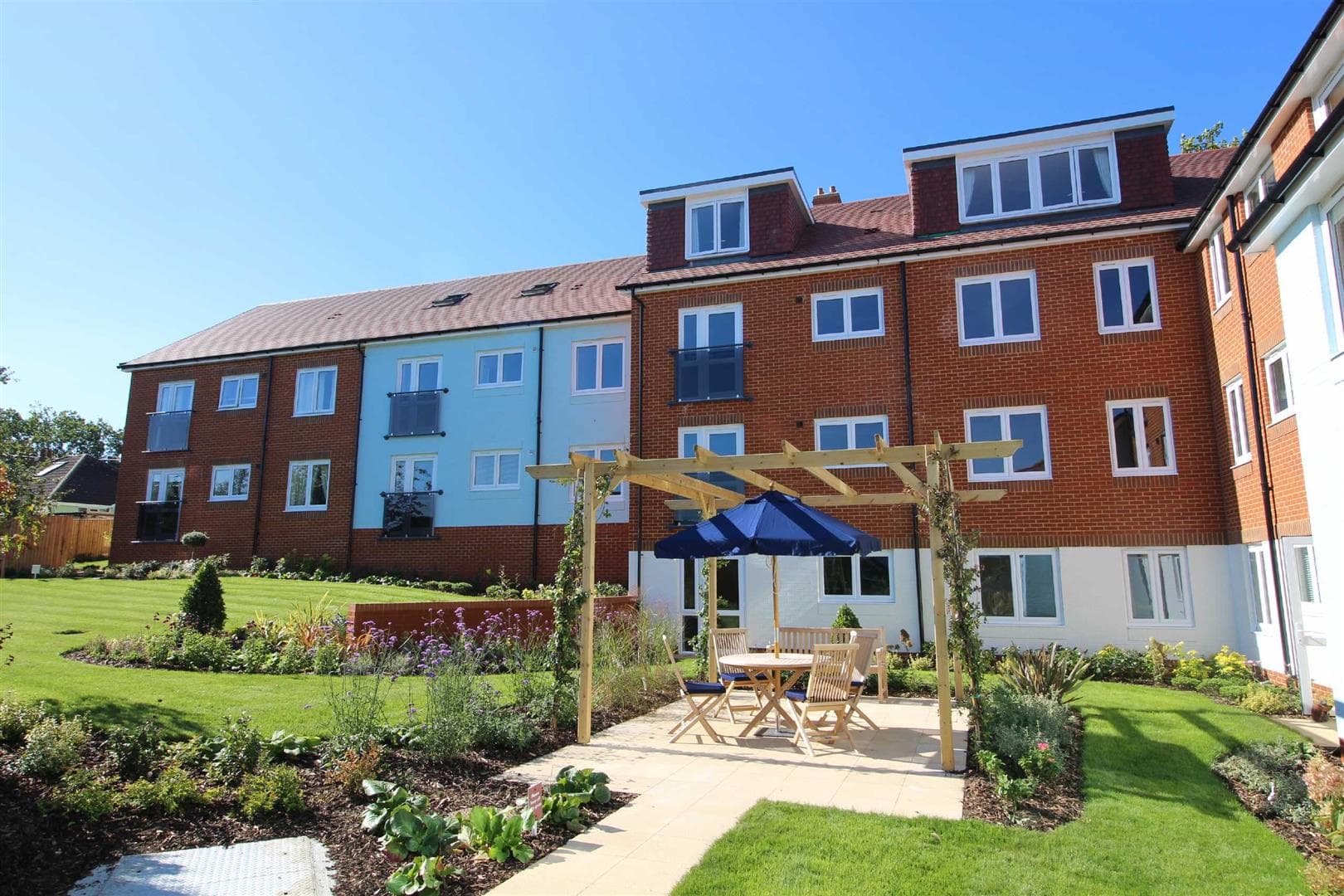 Knights Lodge, North Close, Lymington, Hampshire, SO41 9PB